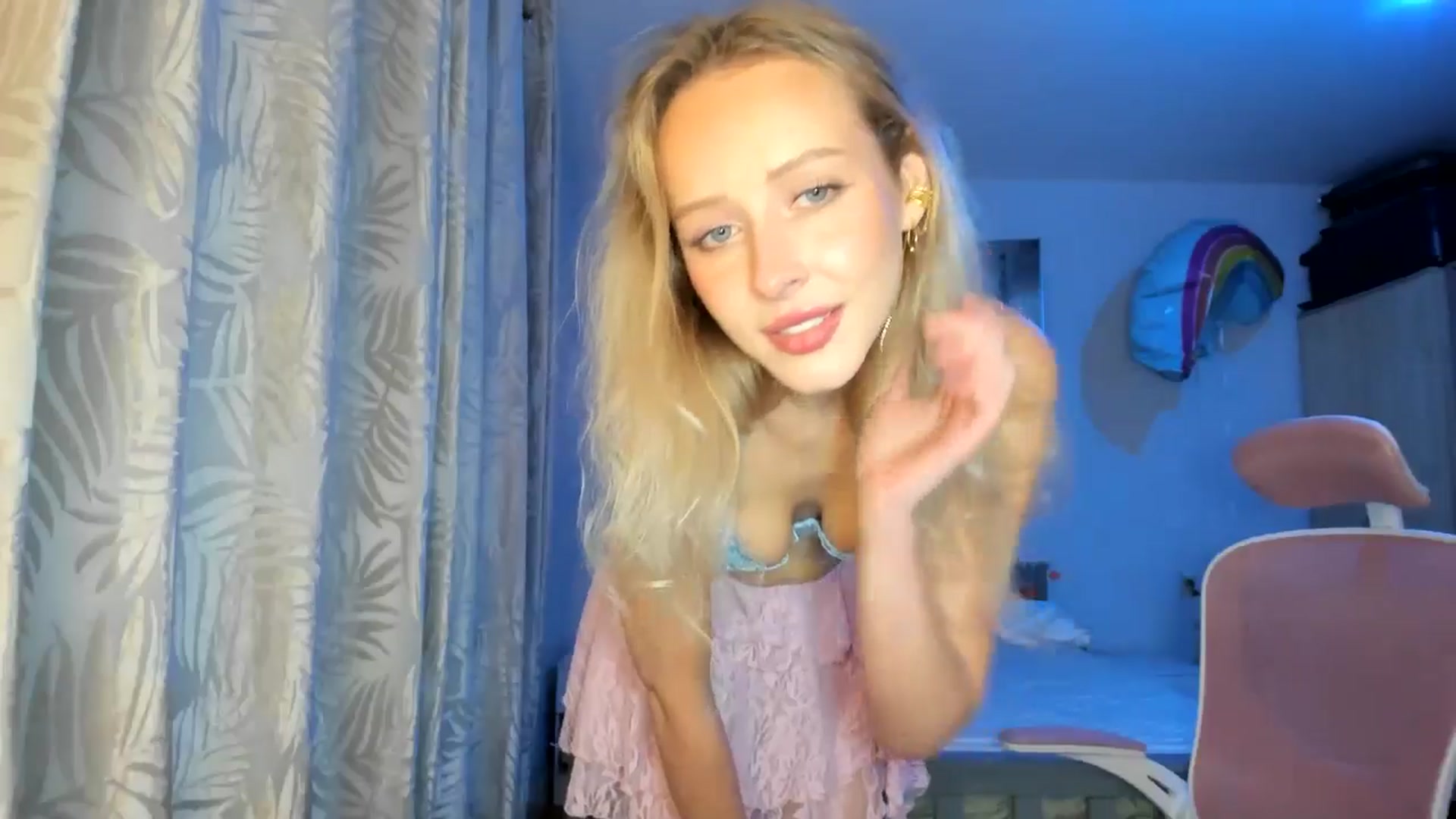 Gallery image thumbnail from Lamantina's myfreecams stream on, 12/27/2025, 02:27 image 16 of 20