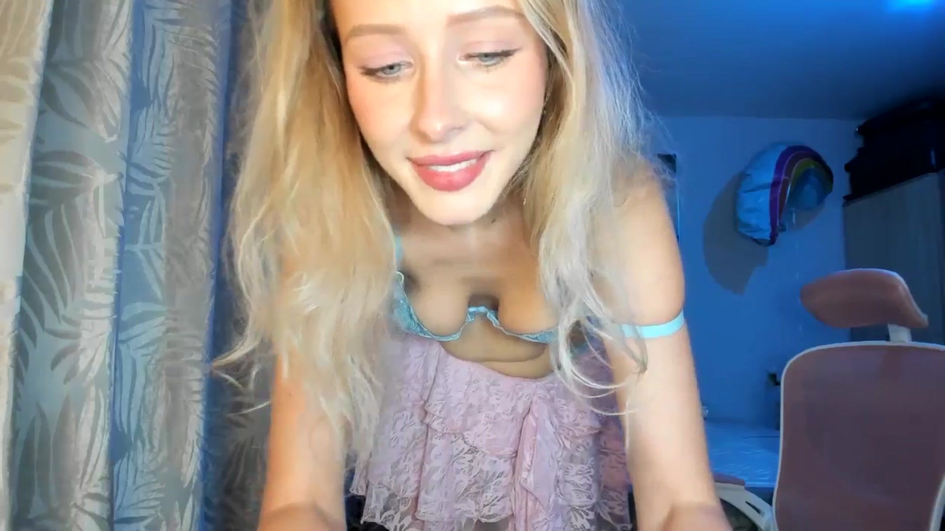 Gallery image thumbnail from Lamantina's myfreecams stream on, 12/27/2025, 02:27 image 4 of 20