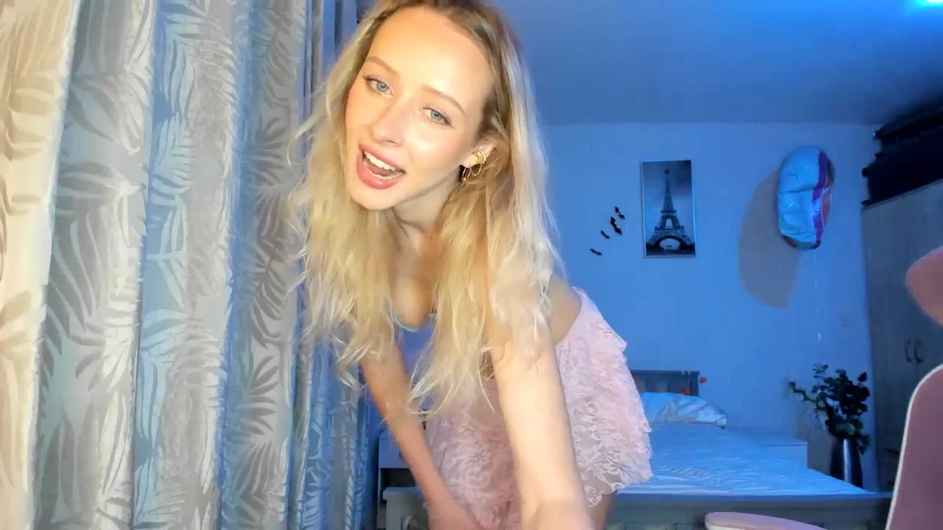 Gallery image thumbnail from Lamantina's myfreecams stream on, 12/27/2025, 04:55 image 2 of 20