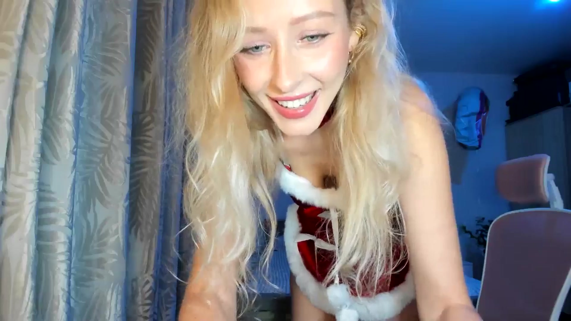 Gallery image thumbnail from Lamantina's myfreecams stream on, 12/28/2025, 23:04 image 15 of 20