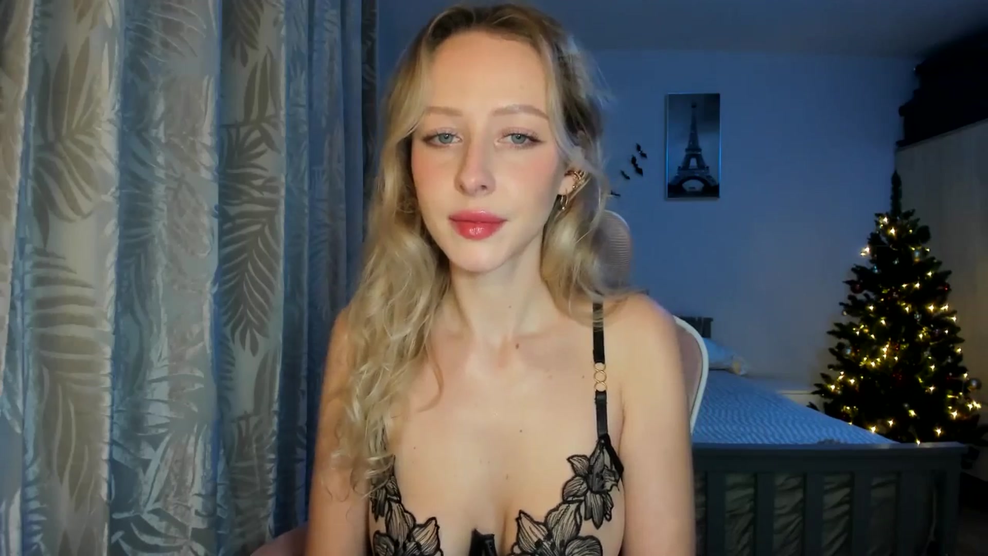 Gallery image thumbnail from Lamantina's myfreecams stream on, 12/30/2025, 23:50 image 3 of 20