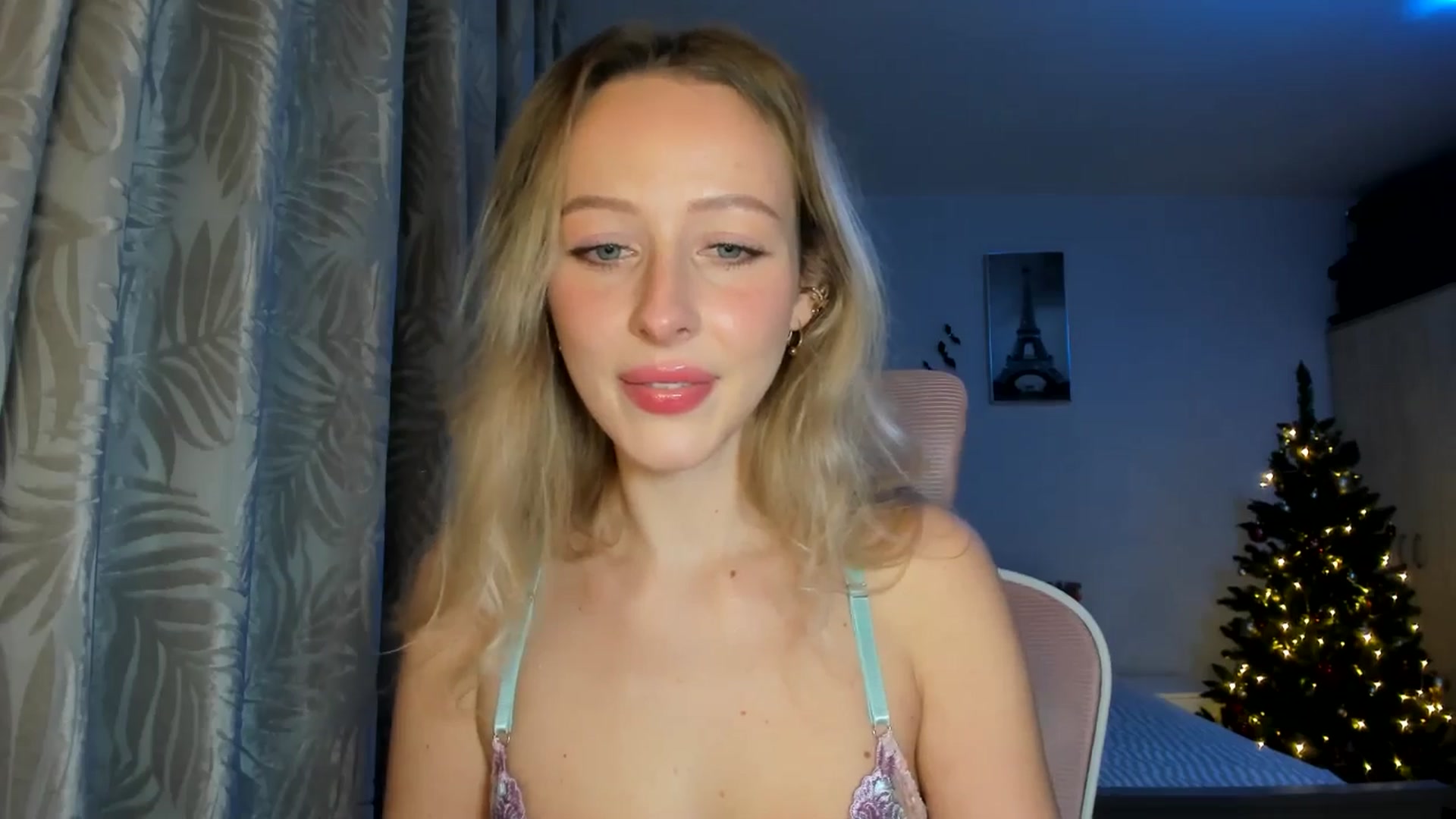 Gallery image thumbnail from Lamantina's myfreecams stream on, 01/02/2026, 01:03 image 8 of 20