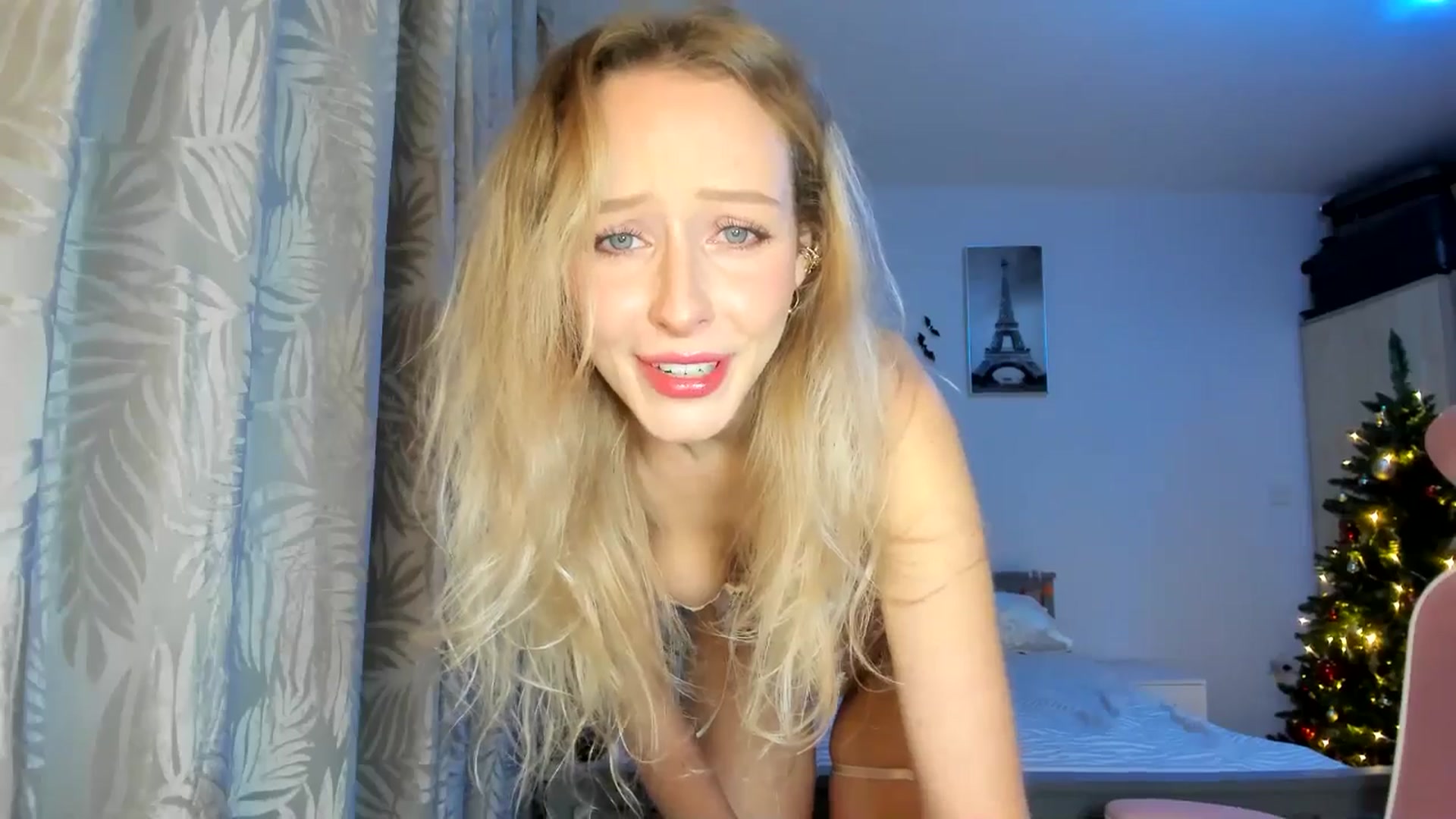 Gallery image thumbnail from Lamantina's myfreecams stream on, 01/03/2026, 01:03 image 10 of 20