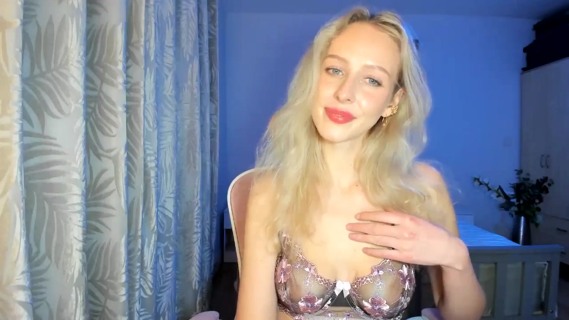 Gallery image thumbnail from Lamantina's myfreecams stream on, 01/21/2026, 01:36 image 16 of 20
