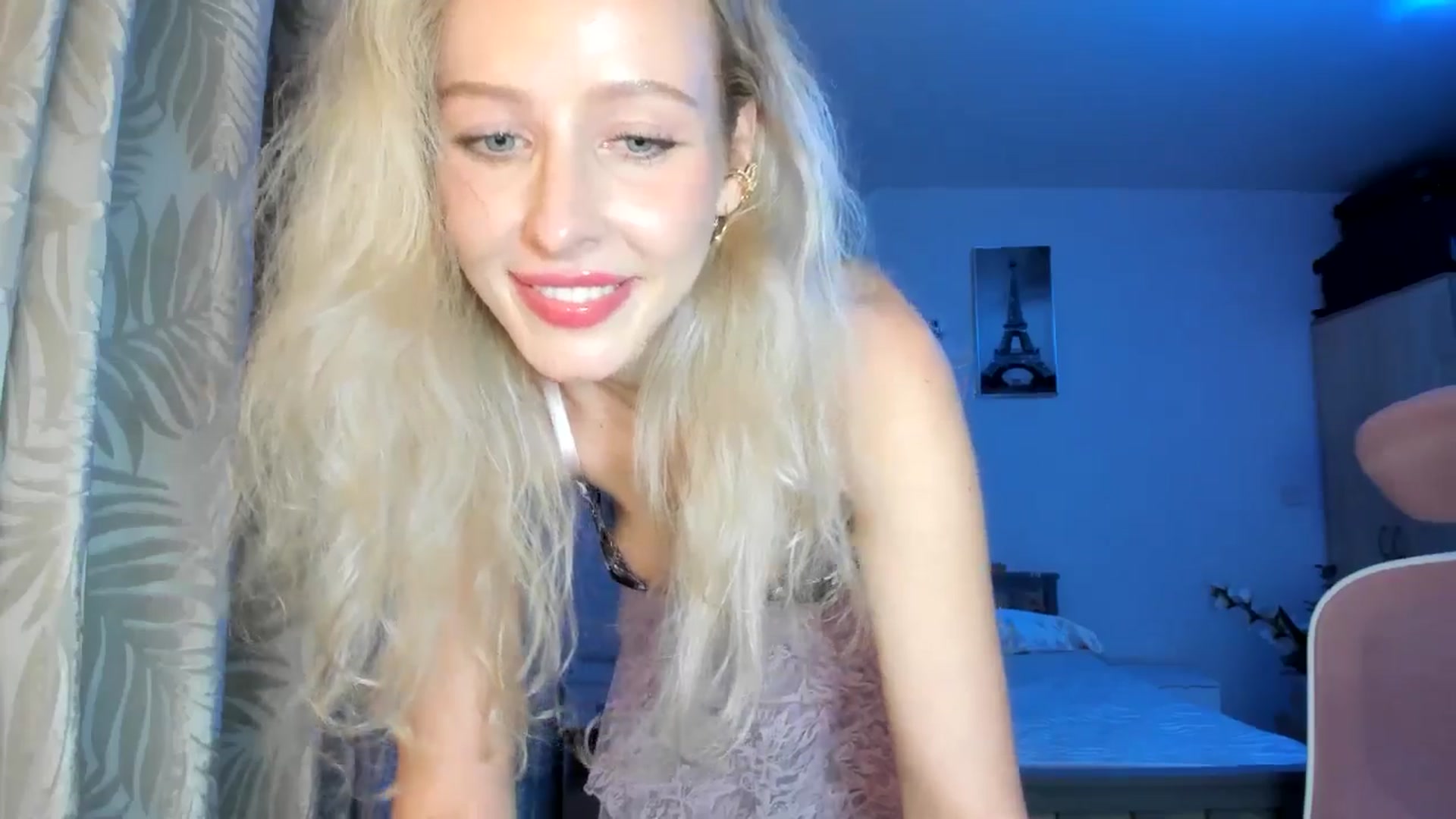 Gallery image thumbnail from Lamantina's myfreecams stream on, 01/21/2026, 01:36 image 11 of 20