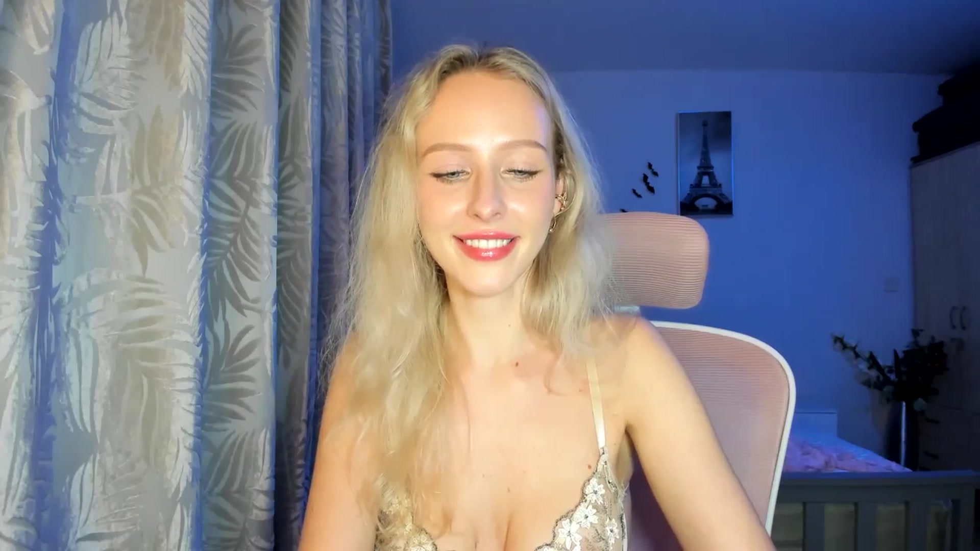 Gallery image thumbnail from Lamantina's myfreecams stream on, 01/22/2026, 02:42 image 16 of 20