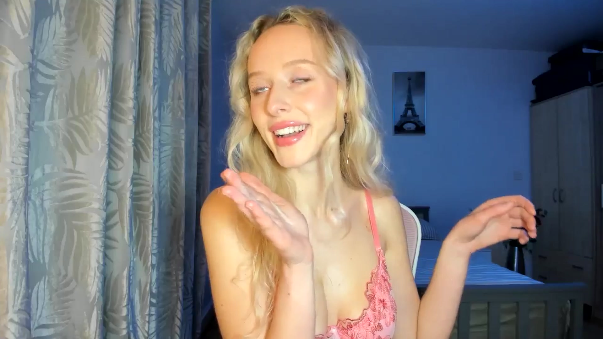 Gallery image thumbnail from Lamantina's myfreecams stream on, 02/04/2026, 22:32 image 8 of 20