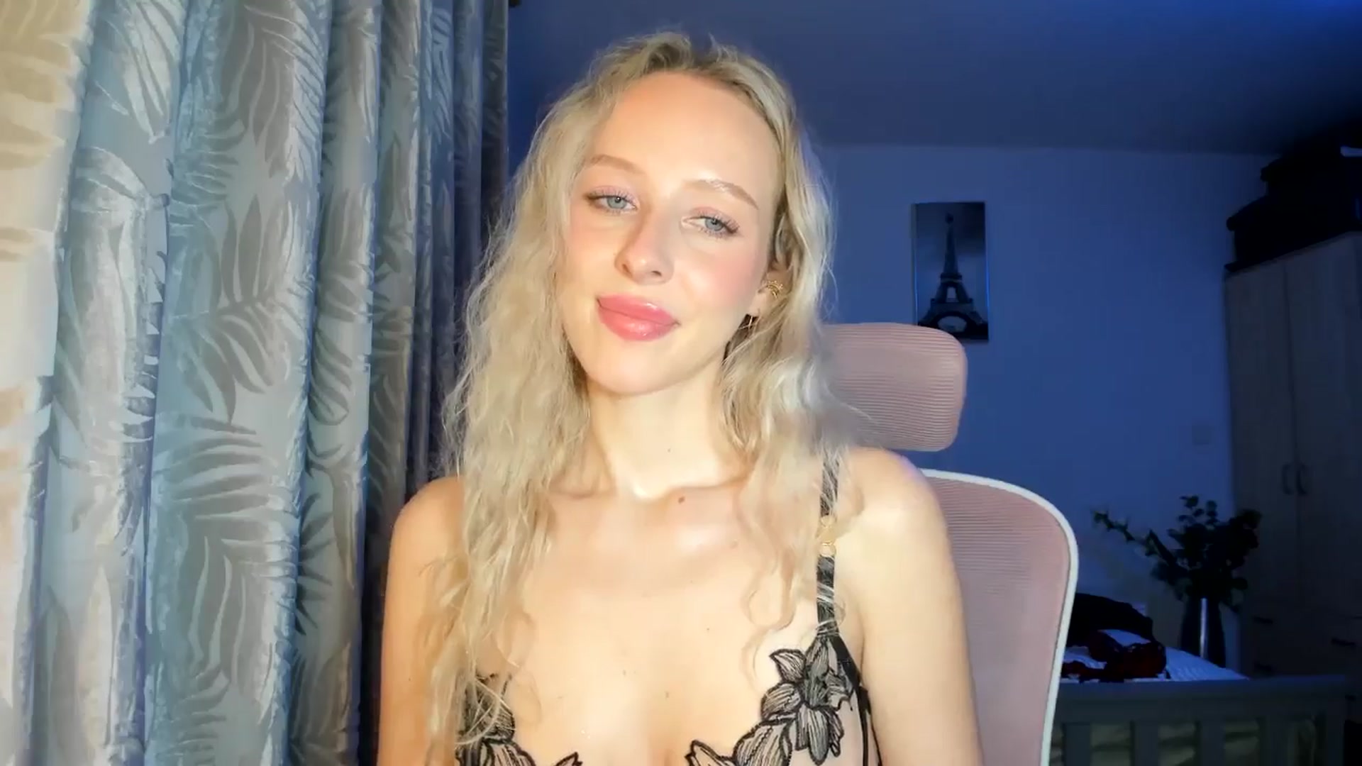 Gallery image thumbnail from Lamantina's myfreecams stream on, 02/08/2026, 02:29 image 10 of 20