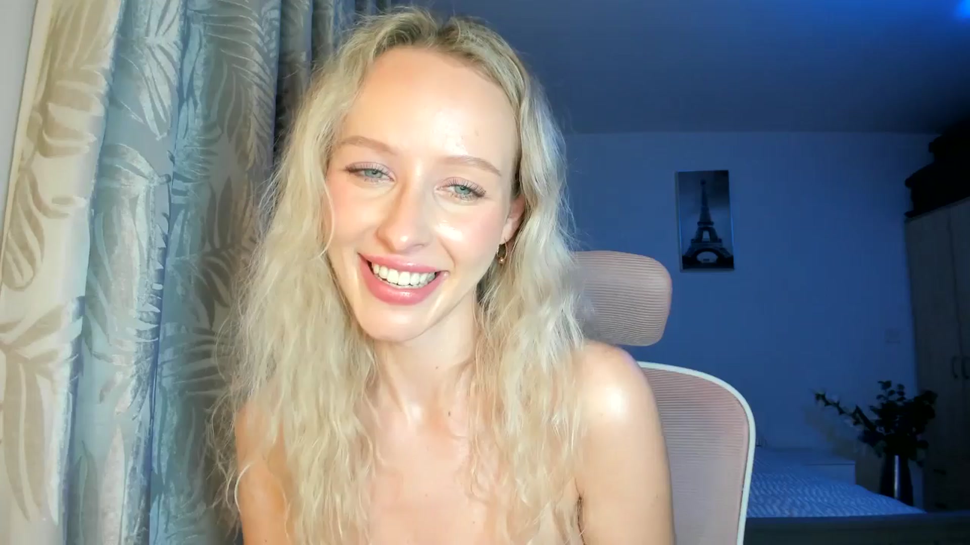 Gallery image thumbnail from Lamantina's myfreecams stream on, 02/08/2026, 05:15 image 8 of 20