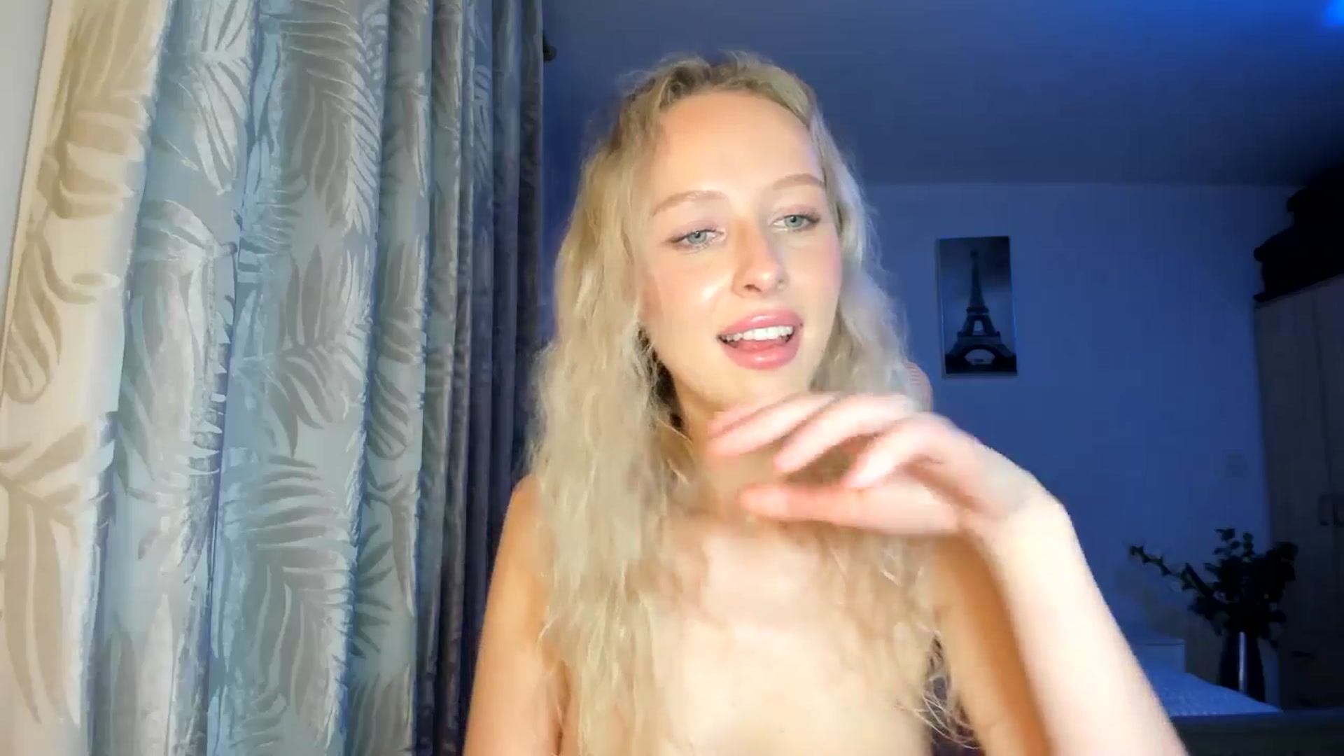 Gallery image thumbnail from Lamantina's myfreecams stream on, 02/08/2026, 05:15 image 10 of 20