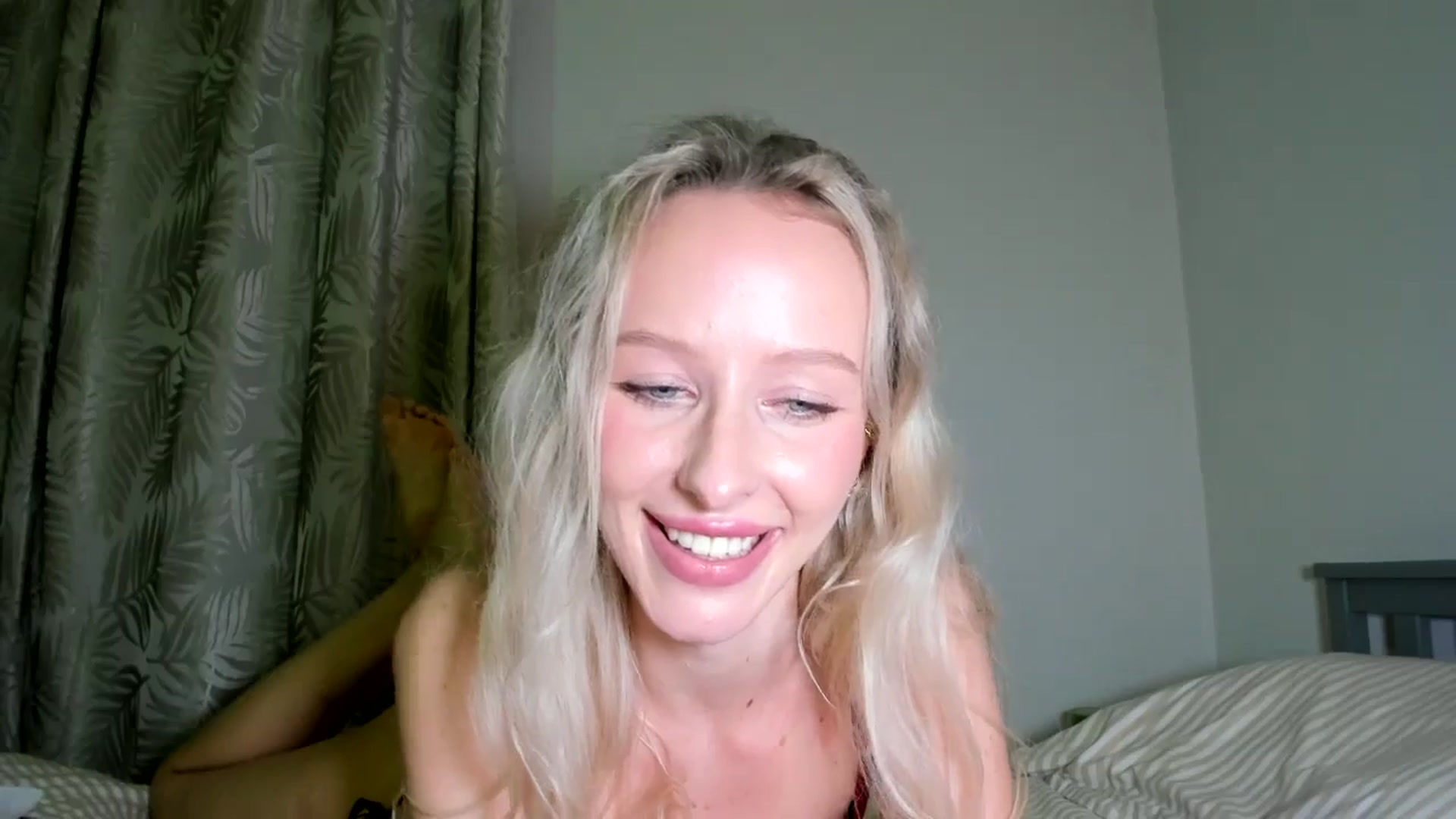 Gallery image thumbnail from Lamantina's myfreecams stream on, 02/11/2026, 06:20 image 5 of 20