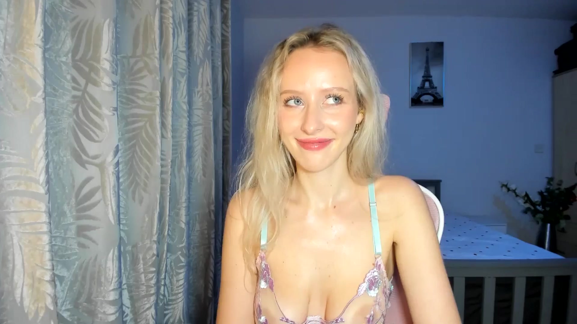 Gallery image thumbnail from Lamantina's myfreecams stream on, 02/15/2026, 04:06 image 13 of 20