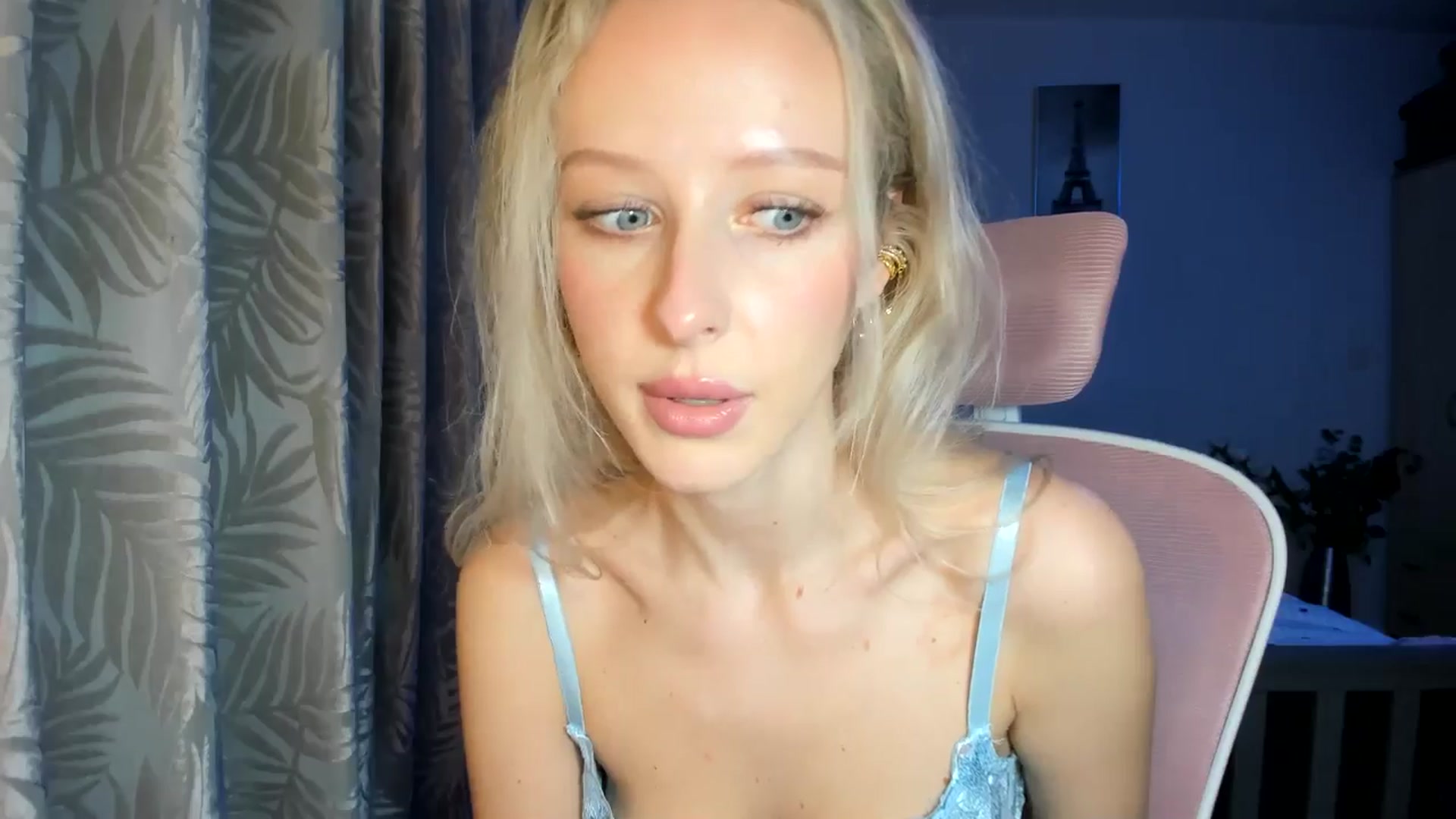 Gallery image thumbnail from Lamantina's myfreecams stream on, 02/25/2026, 24:13 image 19 of 20