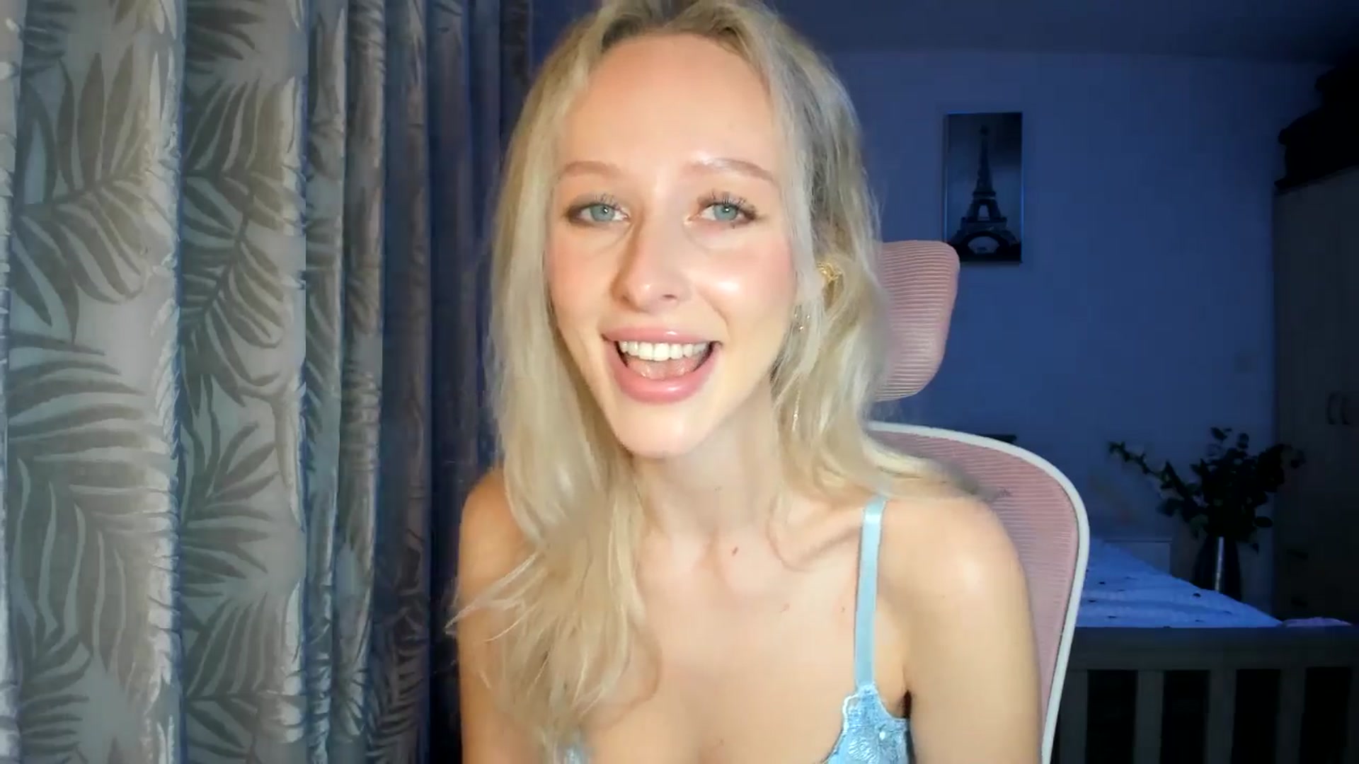 Gallery image thumbnail from Lamantina's myfreecams stream on, 02/25/2026, 24:13 image 8 of 20