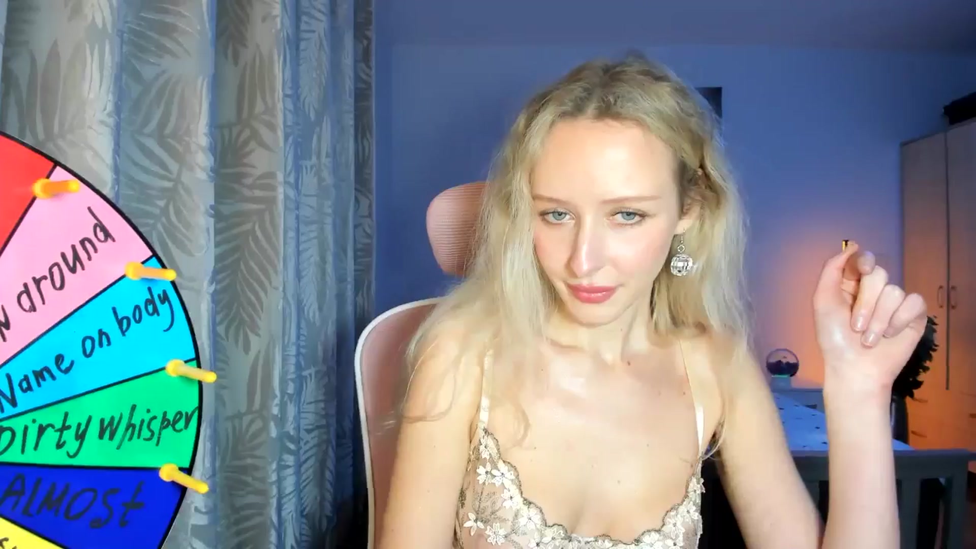 Gallery image thumbnail from Lamantina's myfreecams stream on, 03/08/2026, 24:03 image 4 of 20