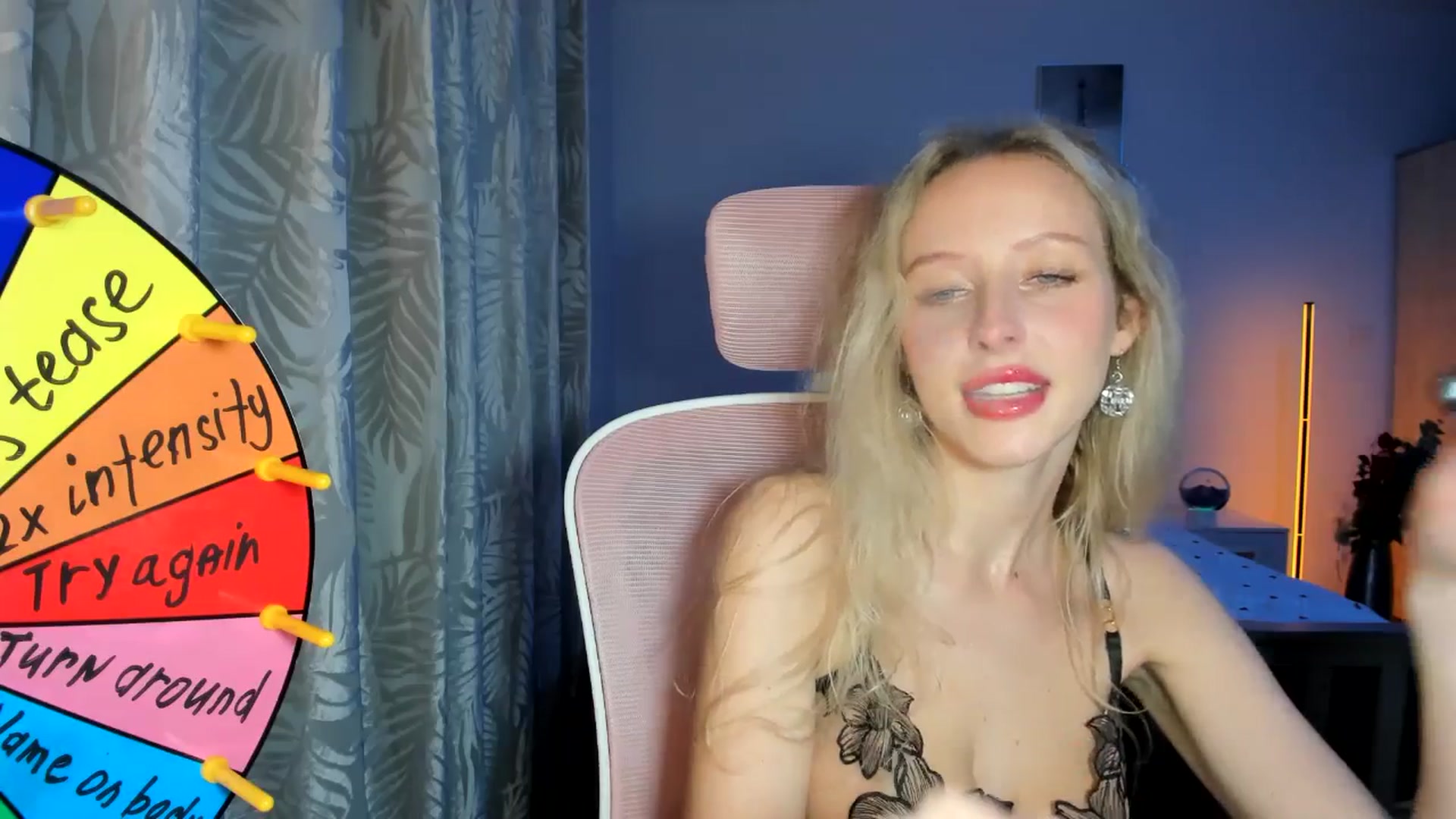 Gallery image thumbnail from Lamantina's myfreecams stream on, 03/08/2026, 01:09 image 6 of 20