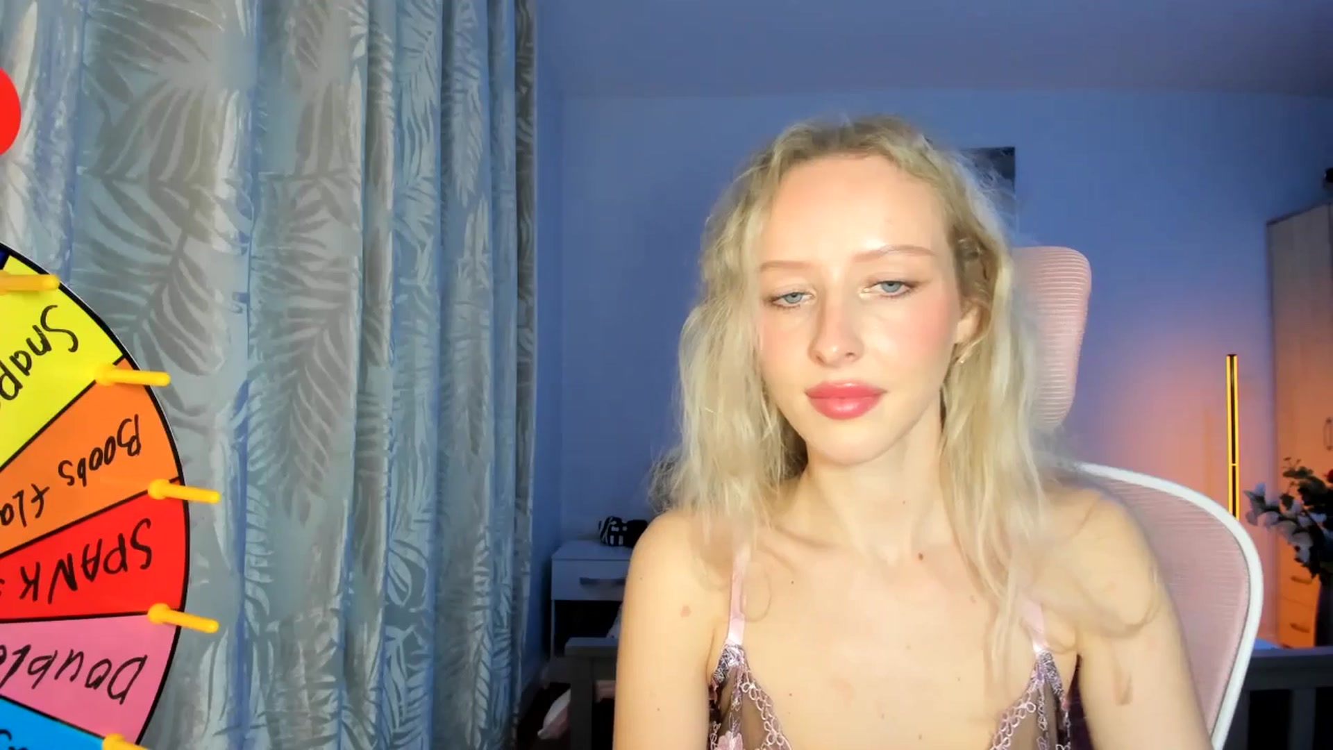 Gallery image thumbnail from Lamantina's myfreecams stream on, 03/20/2026, 01:39 image 17 of 20
