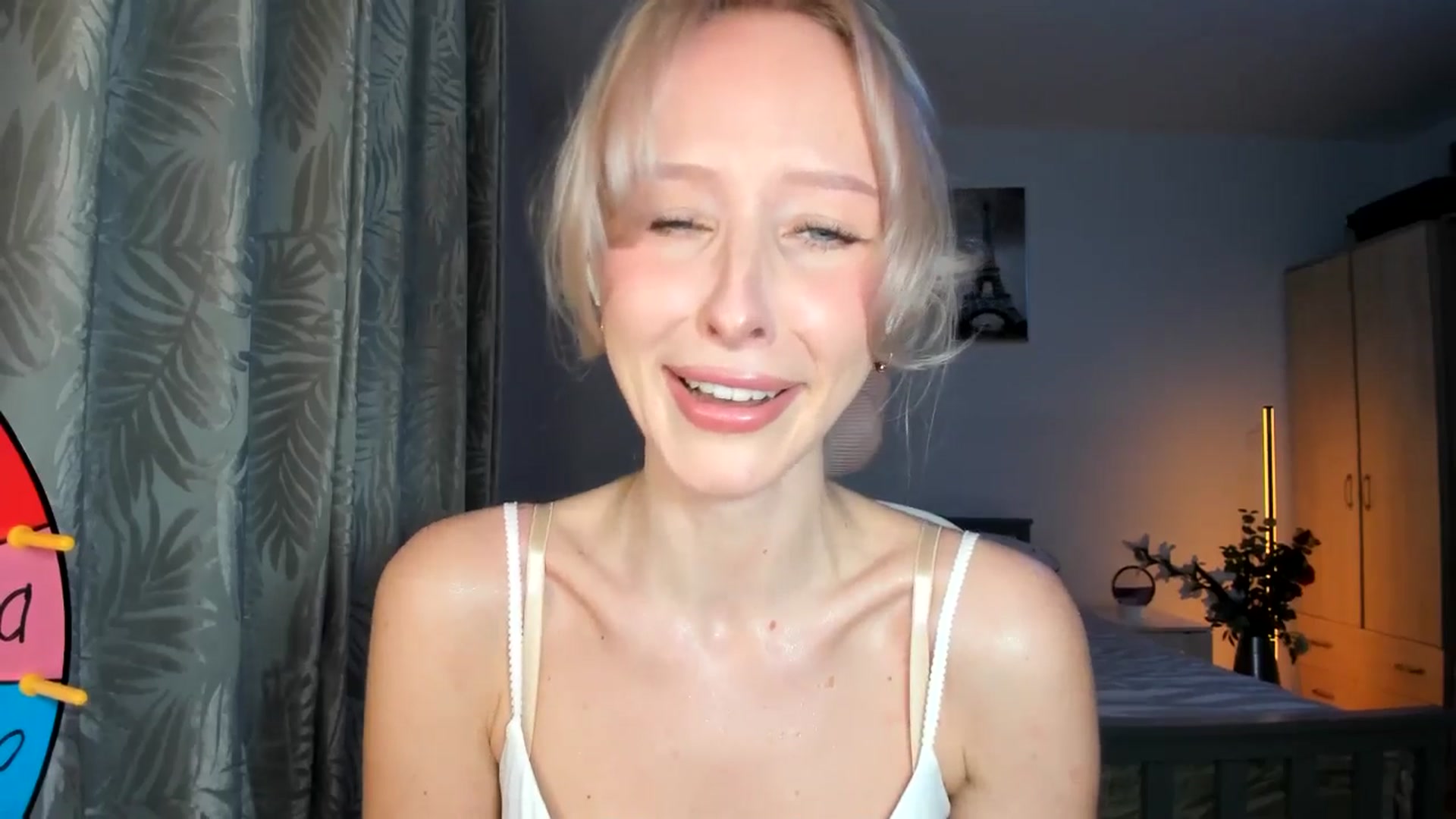 Gallery image thumbnail from Lamantina's myfreecams stream on, 04/12/2026, 24:00 image 5 of 20