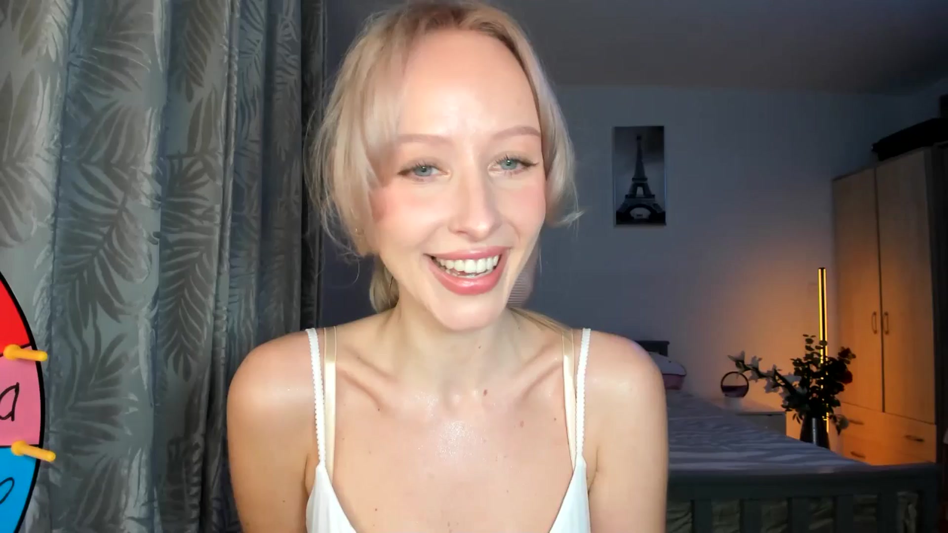 Gallery image thumbnail from Lamantina's myfreecams stream on, 04/12/2026, 24:00 image 4 of 20