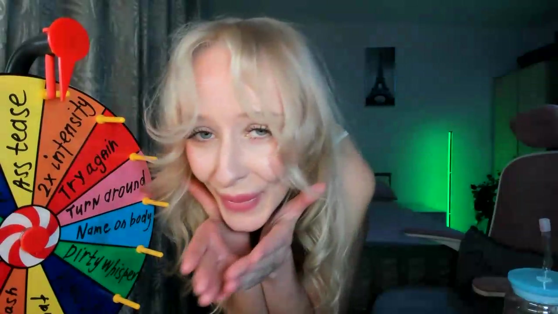 Gallery image thumbnail from Lamantina's myfreecams stream on, 05/19/2026, 03:01 image 2 of 20