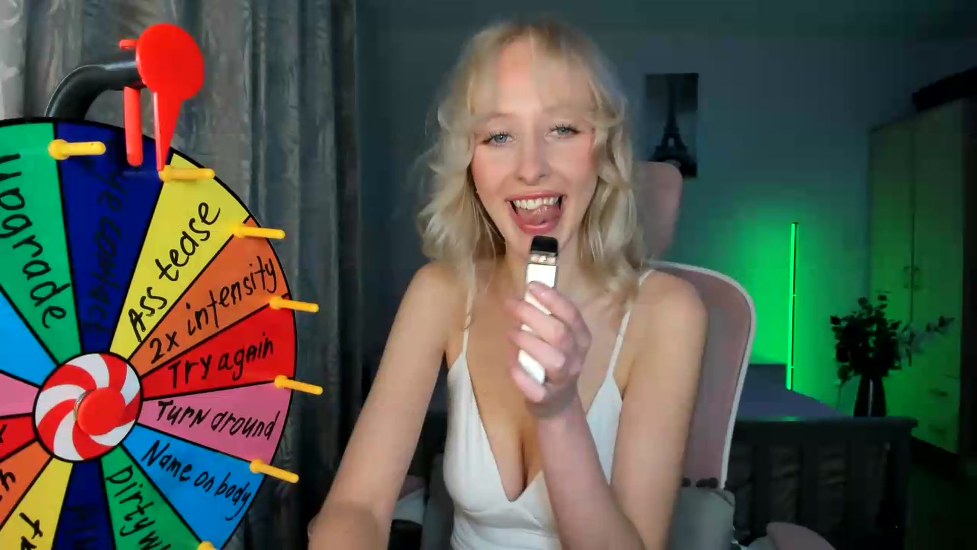 Gallery image thumbnail from Lamantina's myfreecams stream on, 05/19/2026, 03:01 image 15 of 20