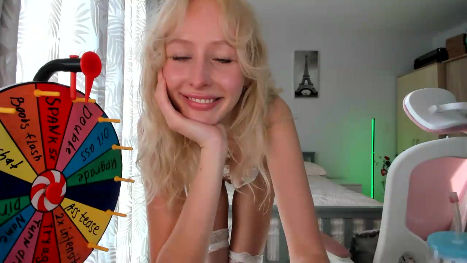 Gallery image thumbnail from Lamantina's myfreecams stream on, 05/31/2026, 06:09 image 15 of 20