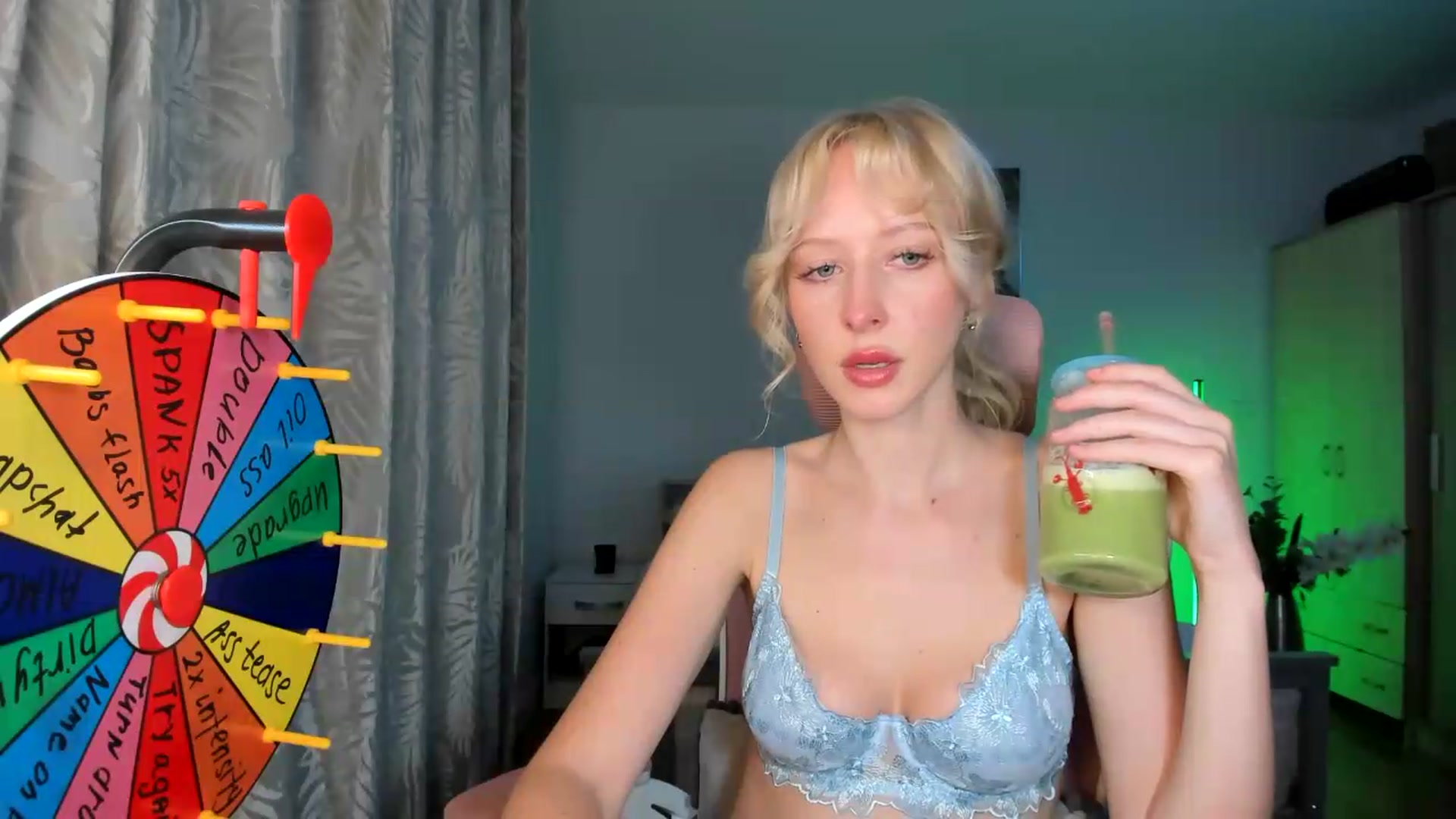 Gallery image thumbnail from Lamantina's myfreecams stream on, 06/01/2026, 01:31 image 3 of 20