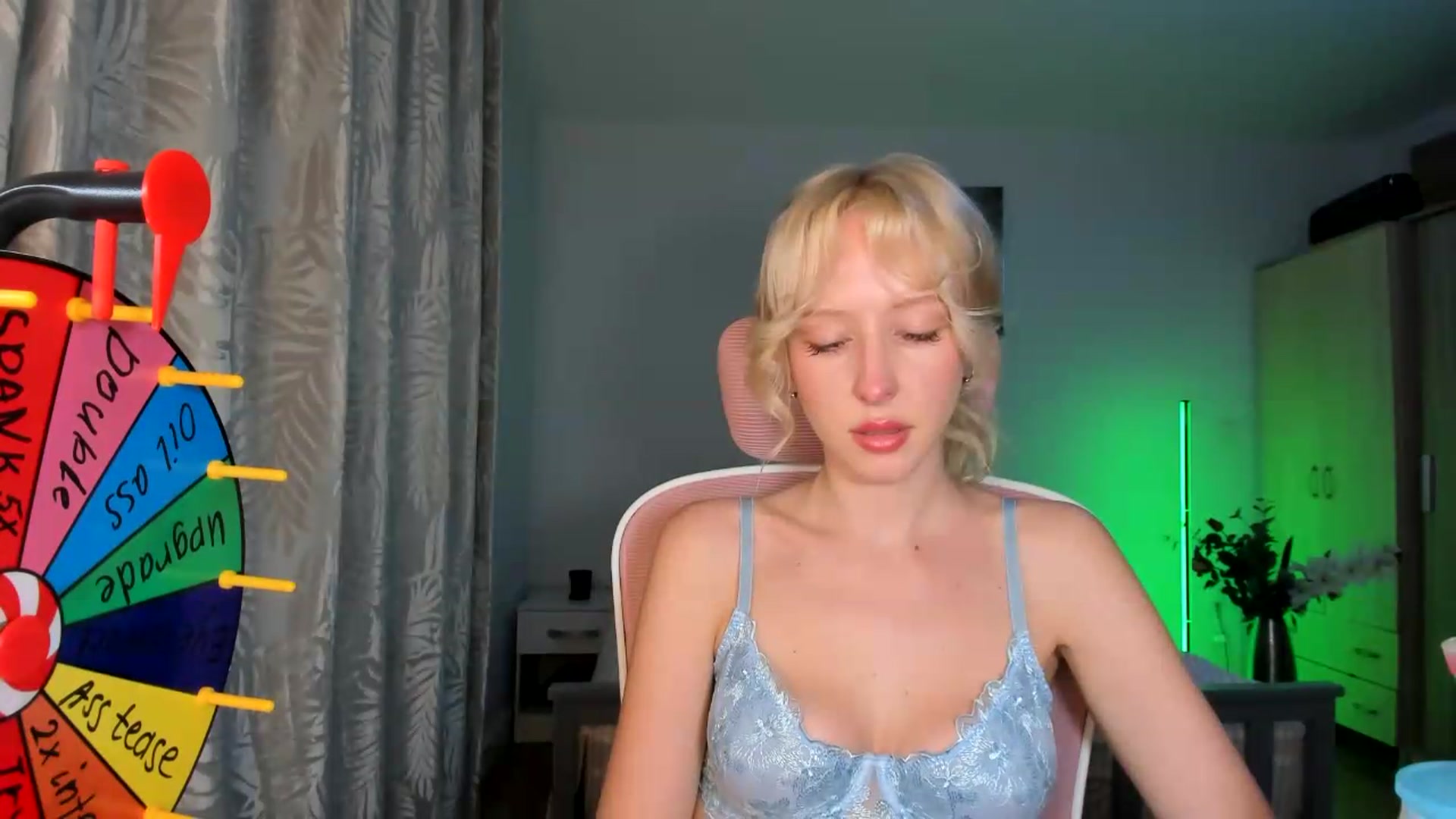 Gallery image thumbnail from Lamantina's myfreecams stream on, 06/01/2026, 01:31 image 4 of 20
