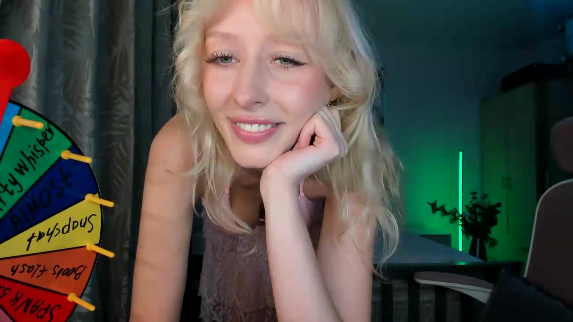 Gallery image thumbnail from Lamantina's myfreecams stream on, 06/07/2026, 24:06 image 16 of 20
