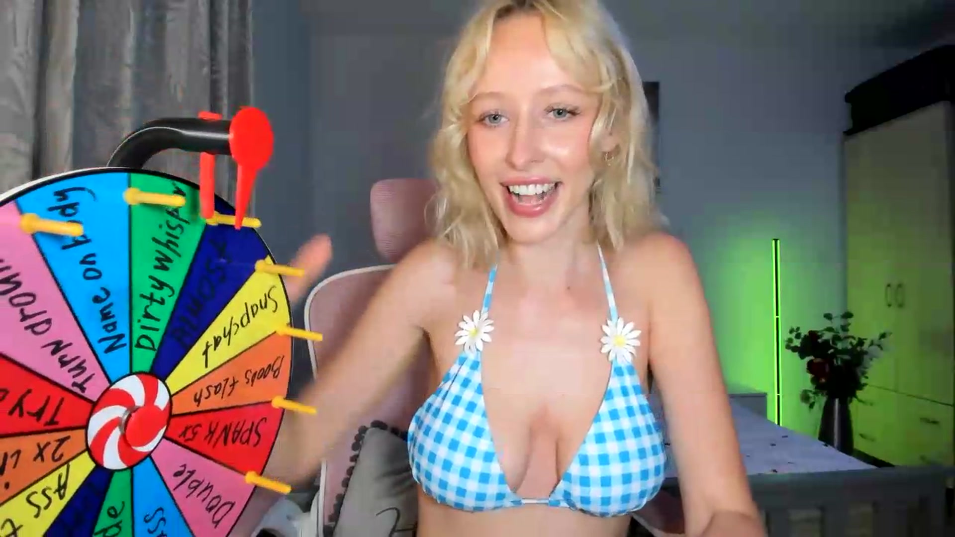 Gallery image thumbnail from Lamantina's myfreecams stream on, 06/27/2026, 23:11 image 17 of 20