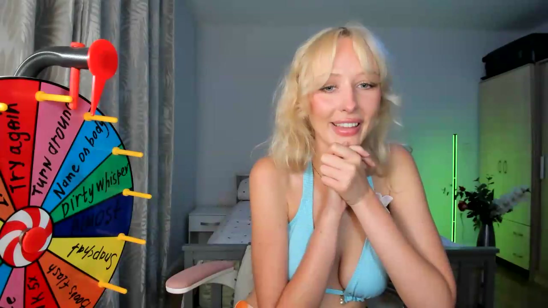 Gallery image thumbnail from Lamantina's myfreecams stream on, 06/30/2026, 21:03 image 18 of 20