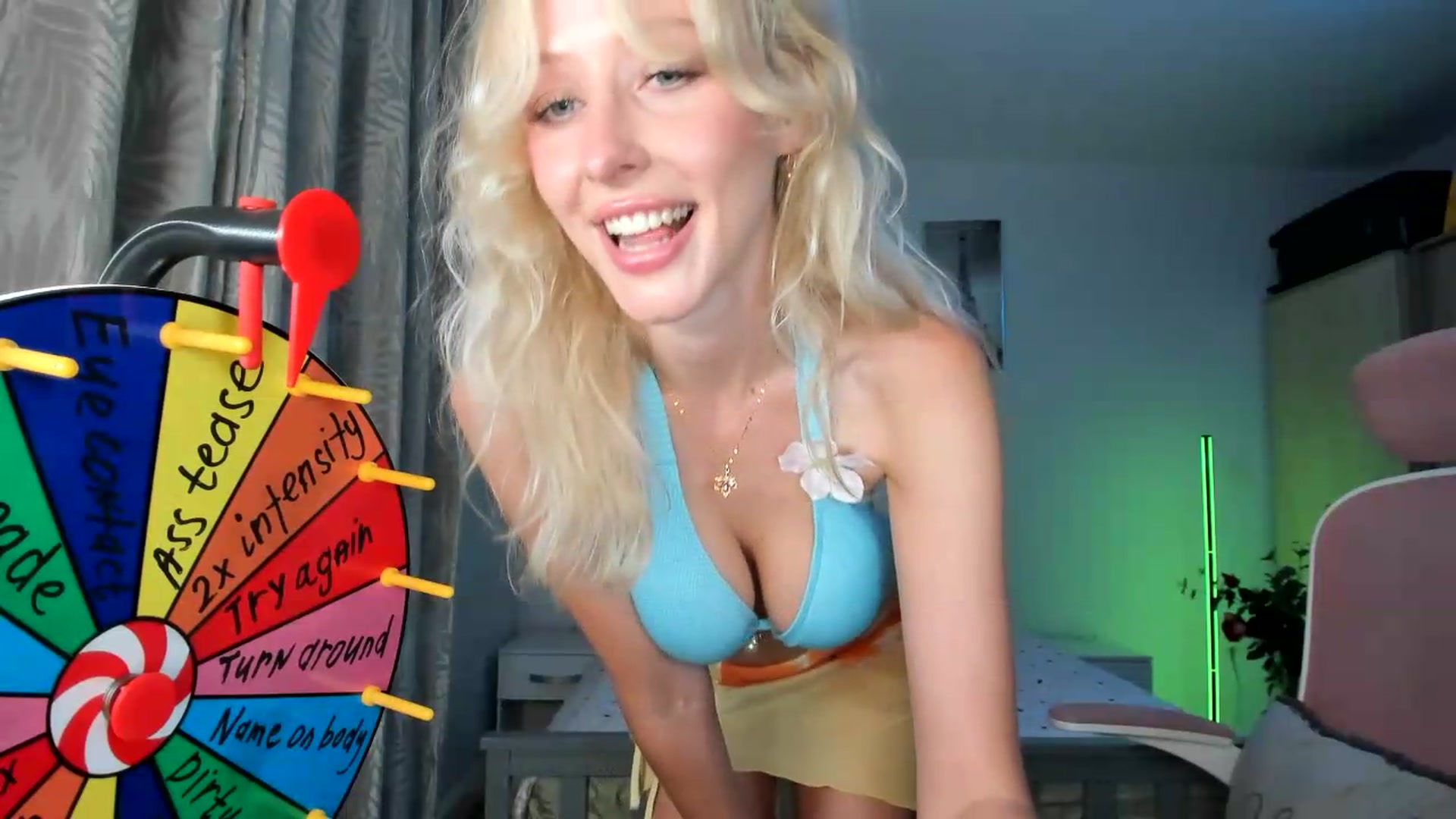 Gallery image thumbnail from Lamantina's myfreecams stream on, 06/30/2026, 23:20 image 4 of 20