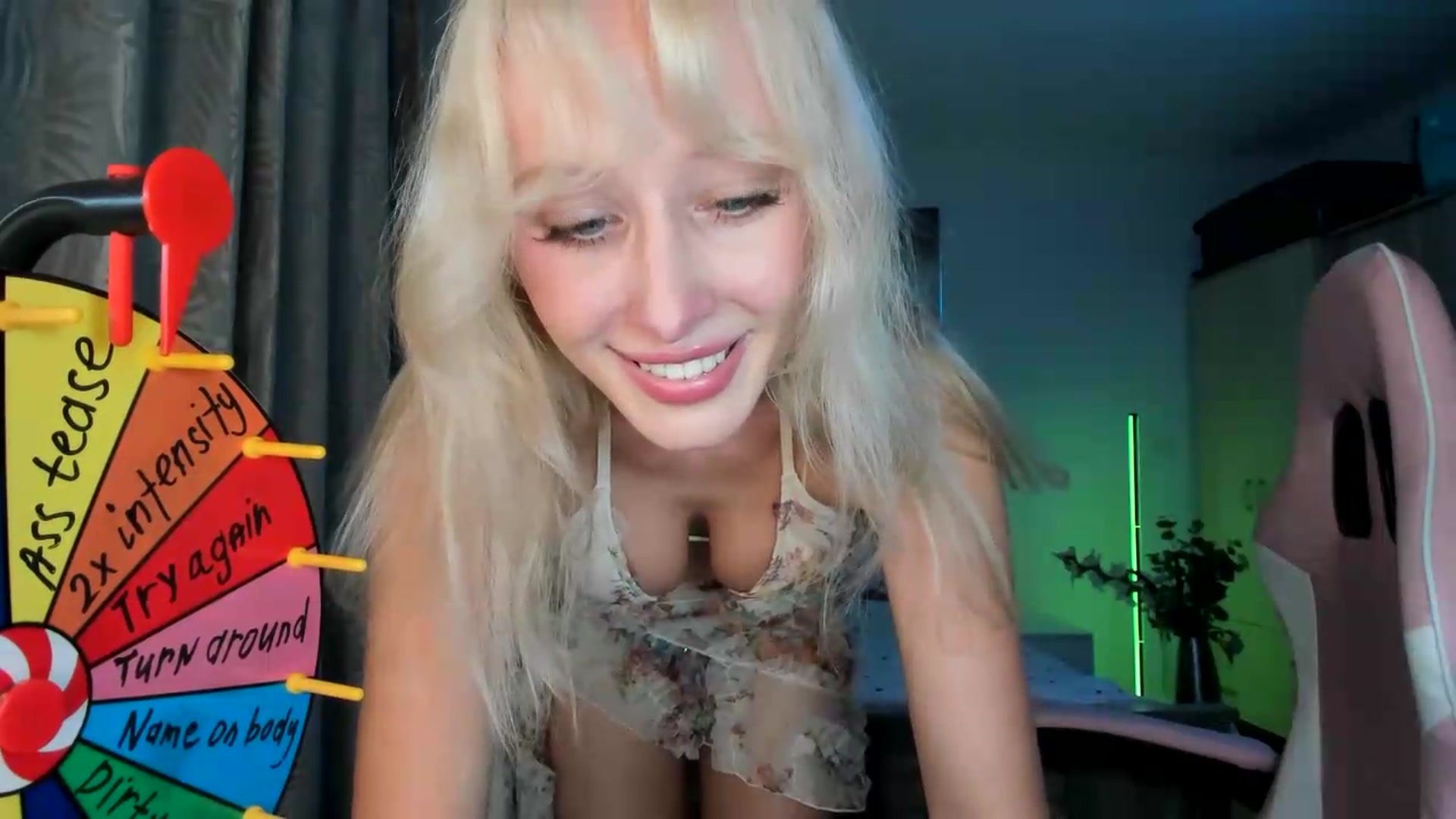 Gallery image thumbnail from Lamantina's myfreecams stream on, 07/18/2026, 22:57 image 11 of 20