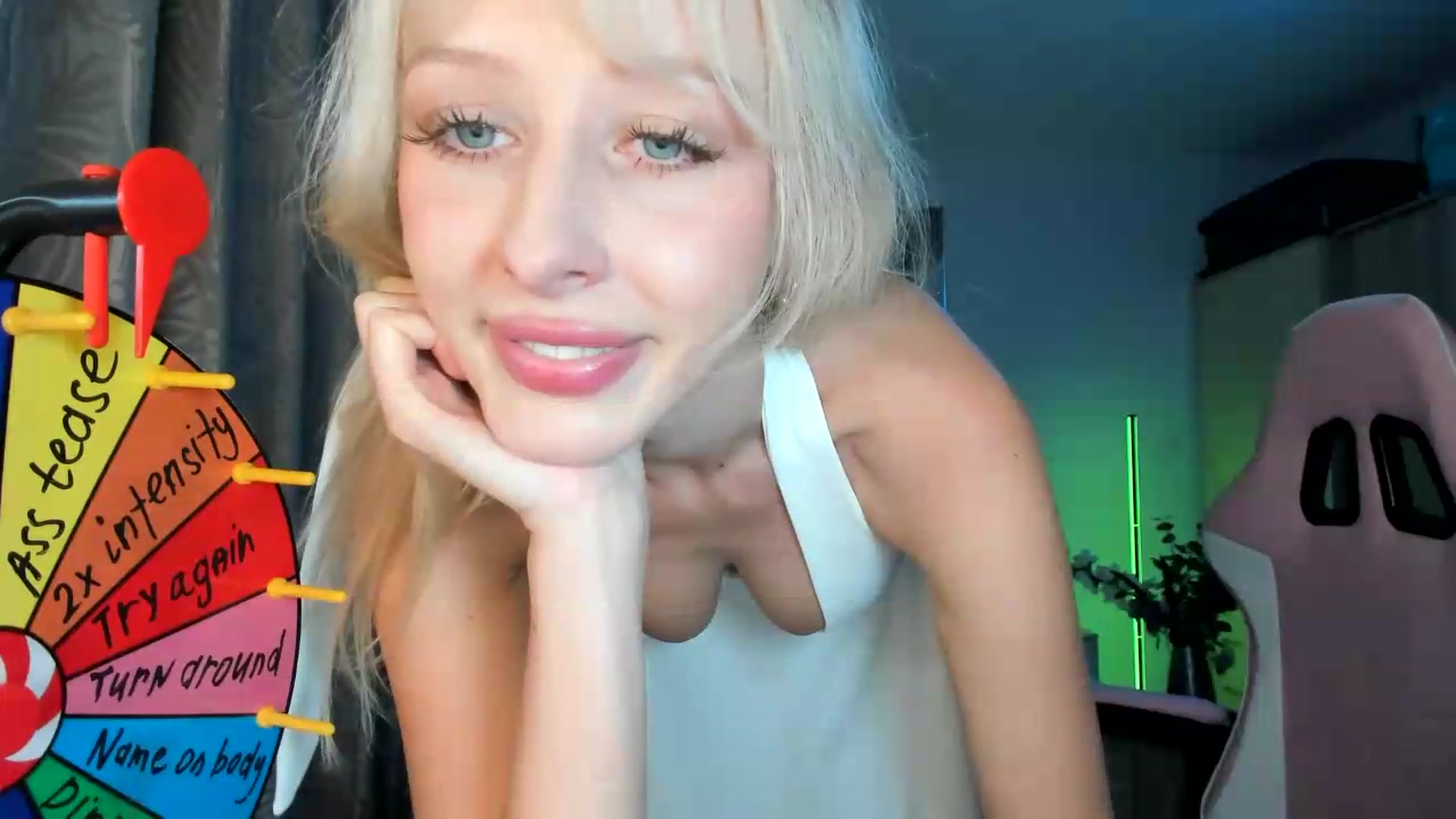 Gallery image thumbnail from Lamantina's myfreecams stream on, 07/19/2026, 21:47 image 9 of 20