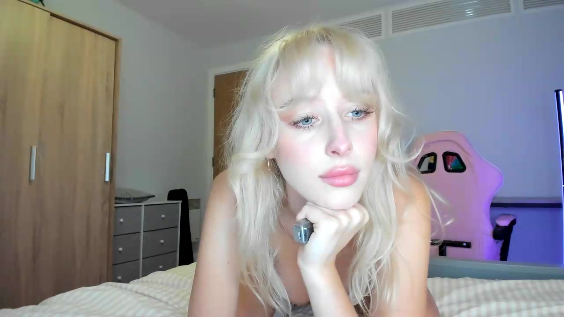 Gallery image thumbnail from Lamantina's myfreecams stream on, 07/27/2026, 22:51 image 2 of 20
