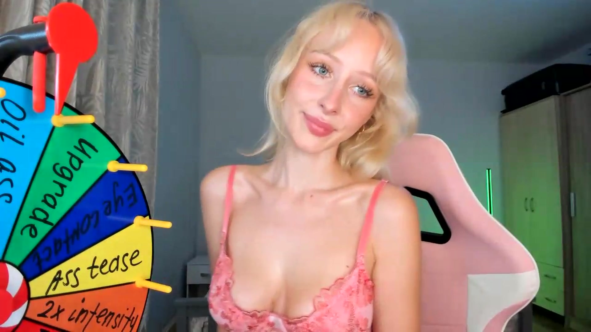 Gallery image thumbnail from Lamantina's myfreecams stream on, 07/29/2026, 22:50 image 7 of 20