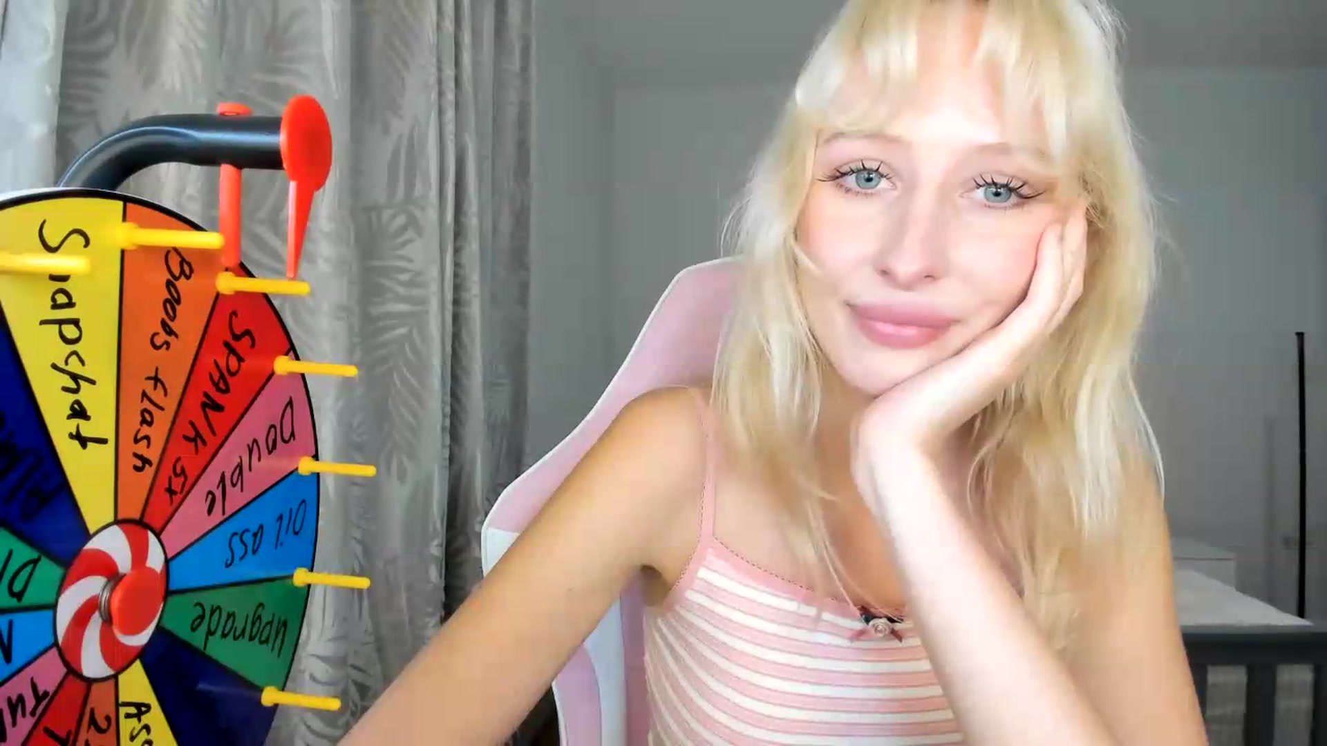 Gallery image thumbnail from Lamantina's myfreecams stream on, 08/05/2026, 24:05 image 14 of 20