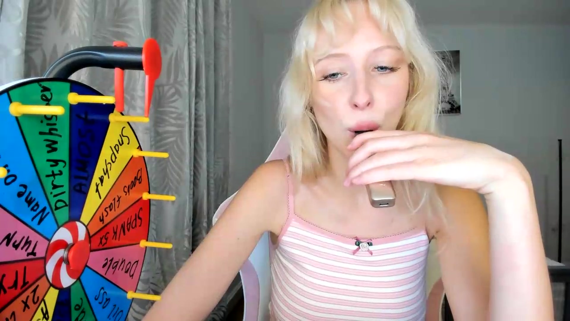 Gallery image thumbnail from Lamantina's myfreecams stream on, 08/05/2026, 01:00 image 13 of 20