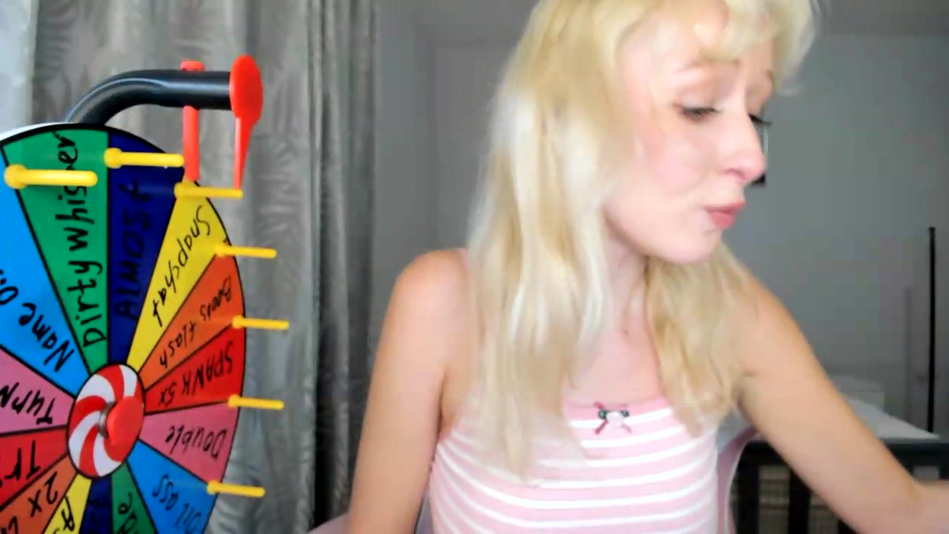 Gallery image thumbnail from Lamantina's myfreecams stream on, 08/05/2026, 01:00 image 4 of 20