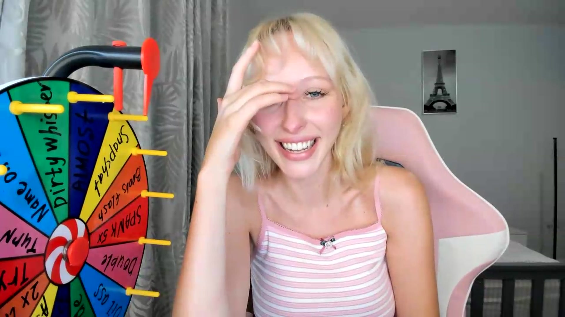 Gallery image thumbnail from Lamantina's myfreecams stream on, 08/05/2026, 01:00 image 19 of 20