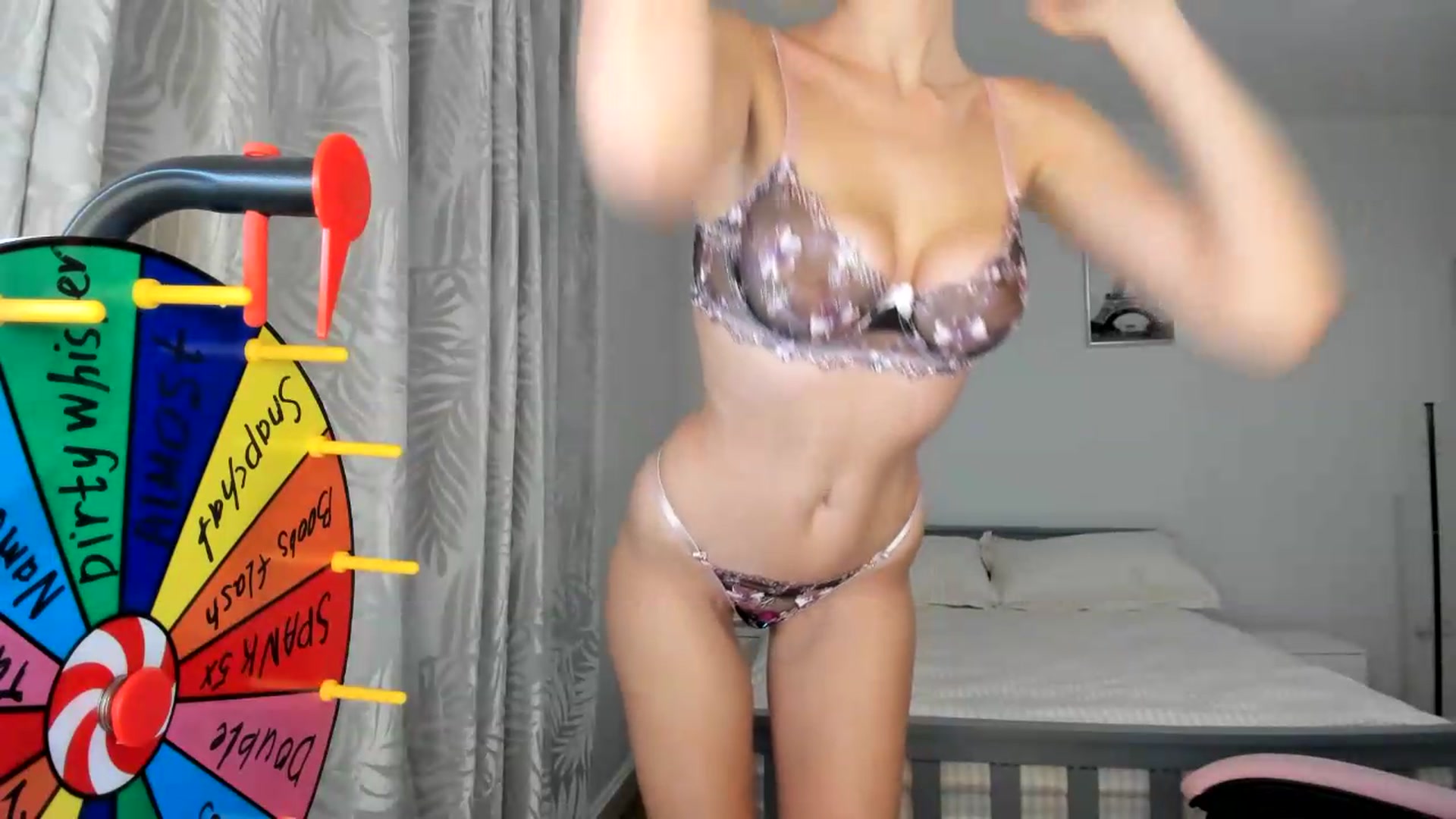 Gallery image thumbnail from Lamantina's myfreecams stream on, 08/05/2026, 02:35 image 5 of 20