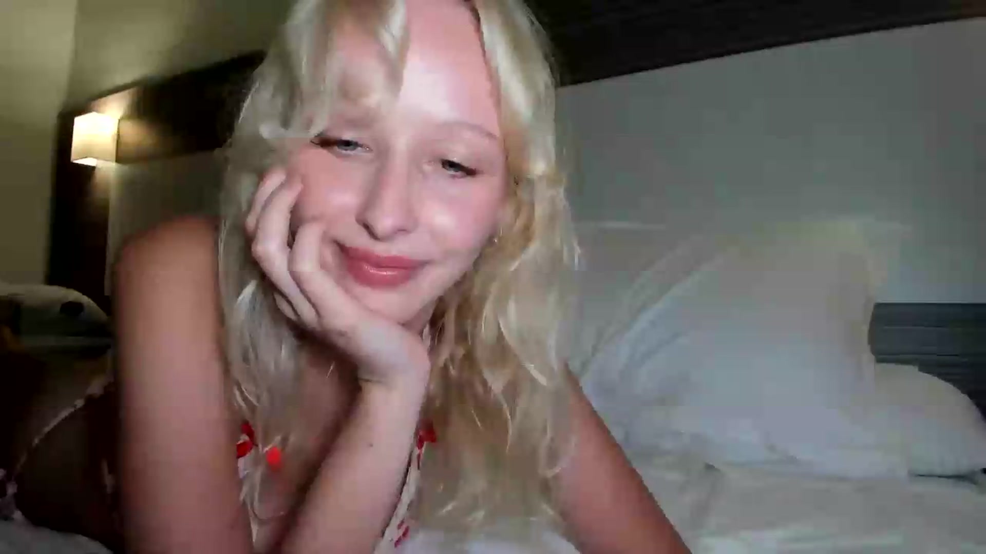 Gallery image thumbnail from Lamantina's myfreecams stream on, 09/12/2026, 19:44 image 11 of 20