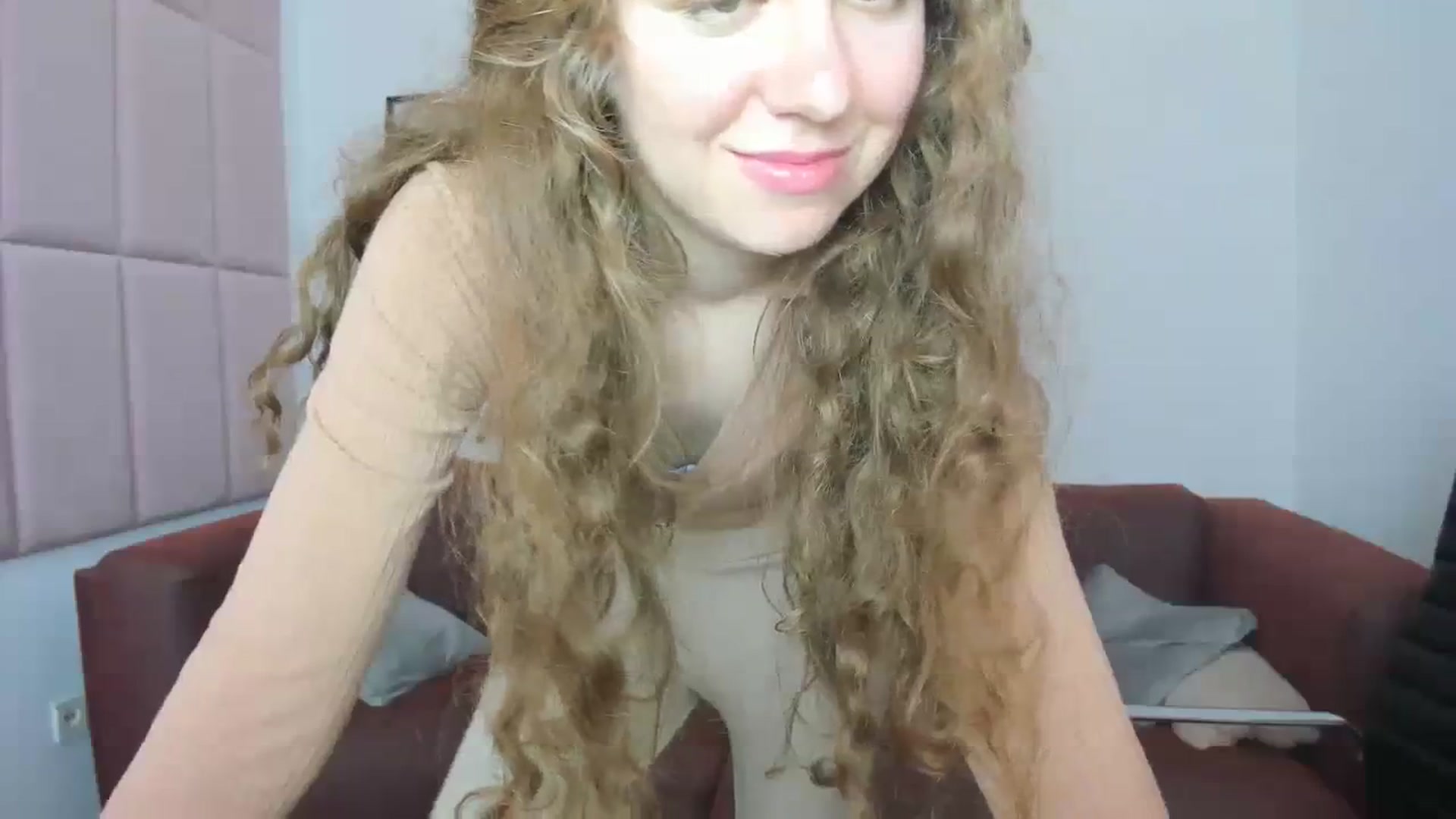 Gallery image thumbnail from LanaBelll's myfreecams stream on, 04/07/2024, 13:15 image 18 of 20