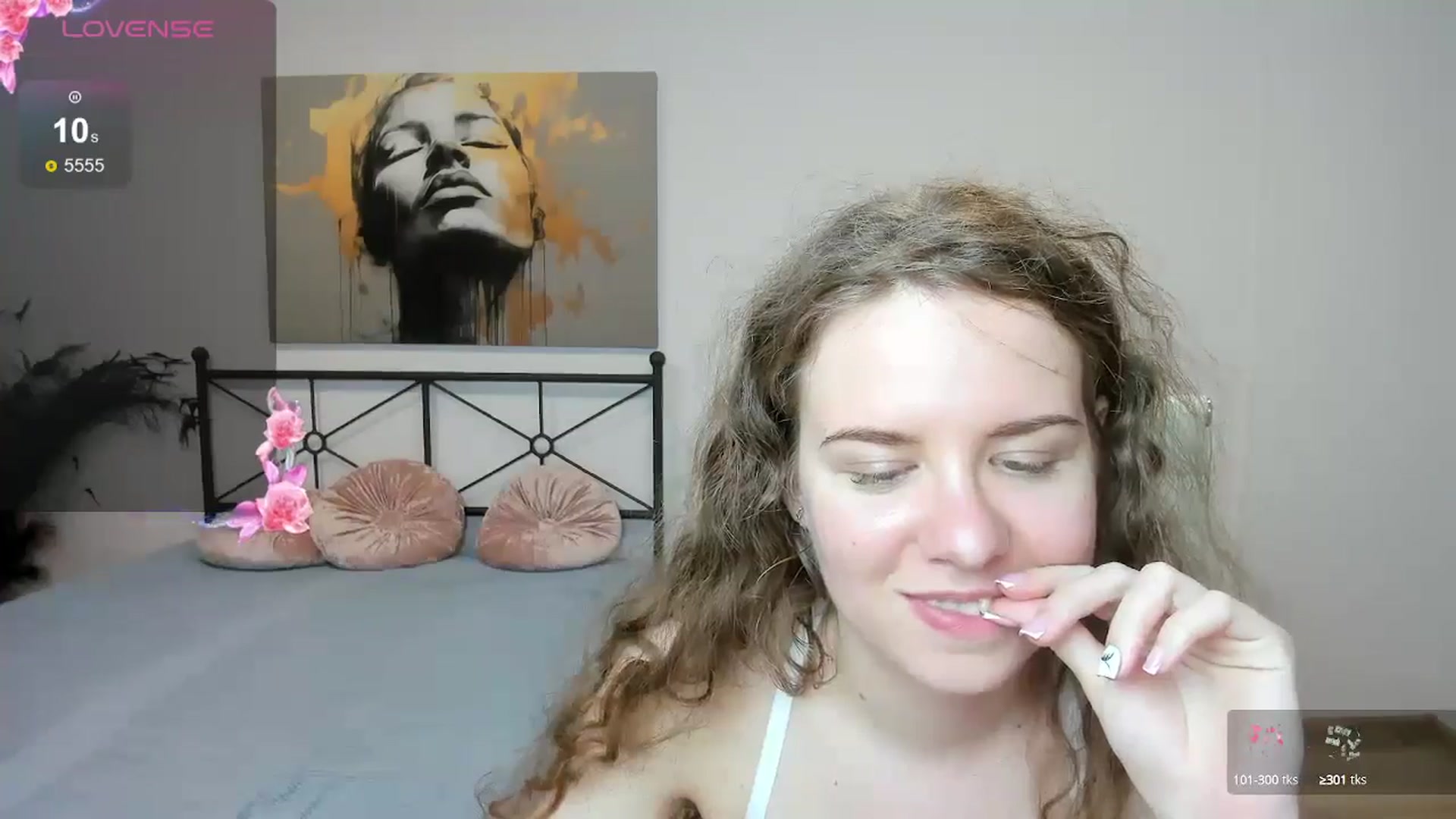 Gallery image thumbnail from LanaBelll's myfreecams stream on, 05/26/2024, 19:20 image 16 of 20