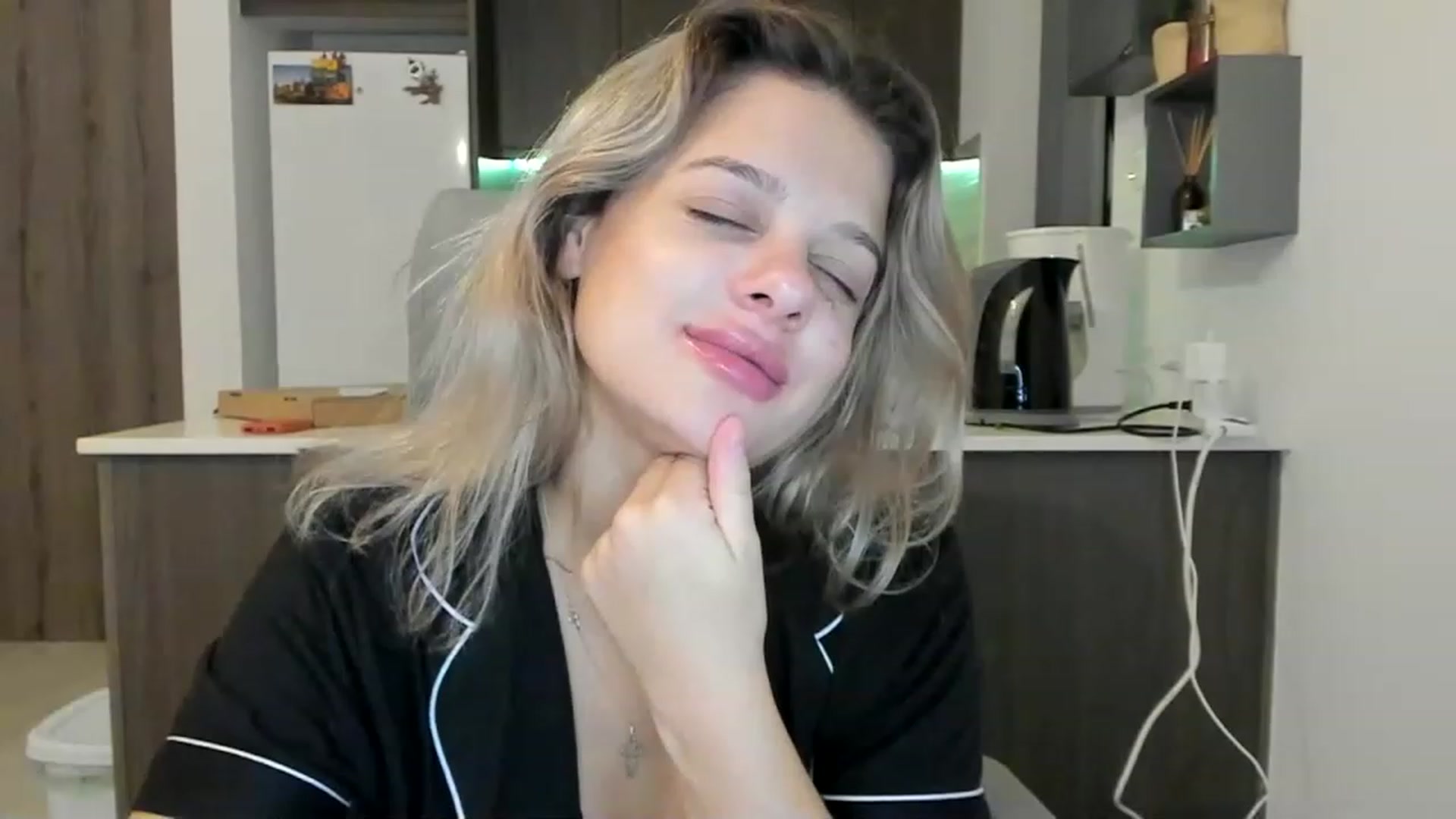 Gallery image thumbnail from LanaDeluxe's myfreecams stream on, 11/15/2022, 01:42 image 4 of 20