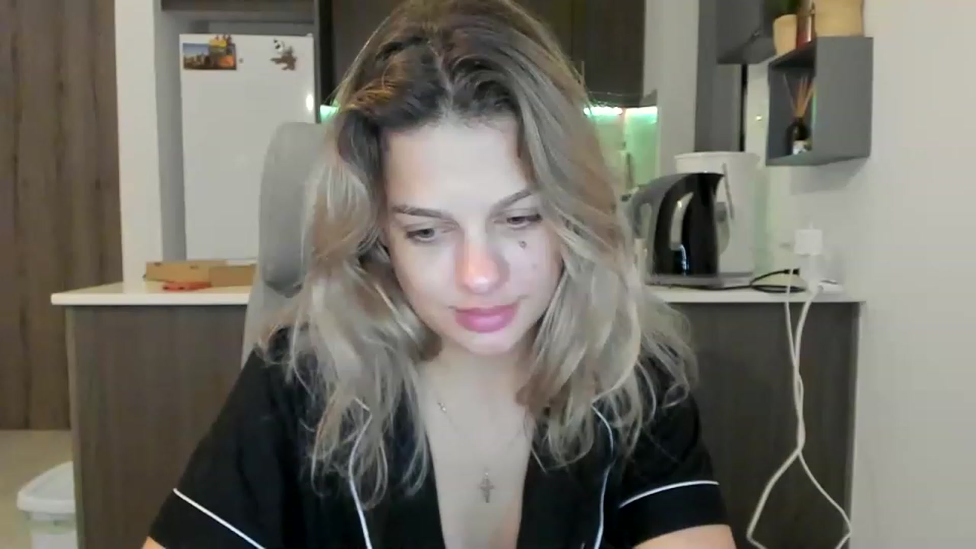 Gallery image thumbnail from LanaDeluxe's myfreecams stream on, 11/15/2022, 01:42 image 6 of 20
