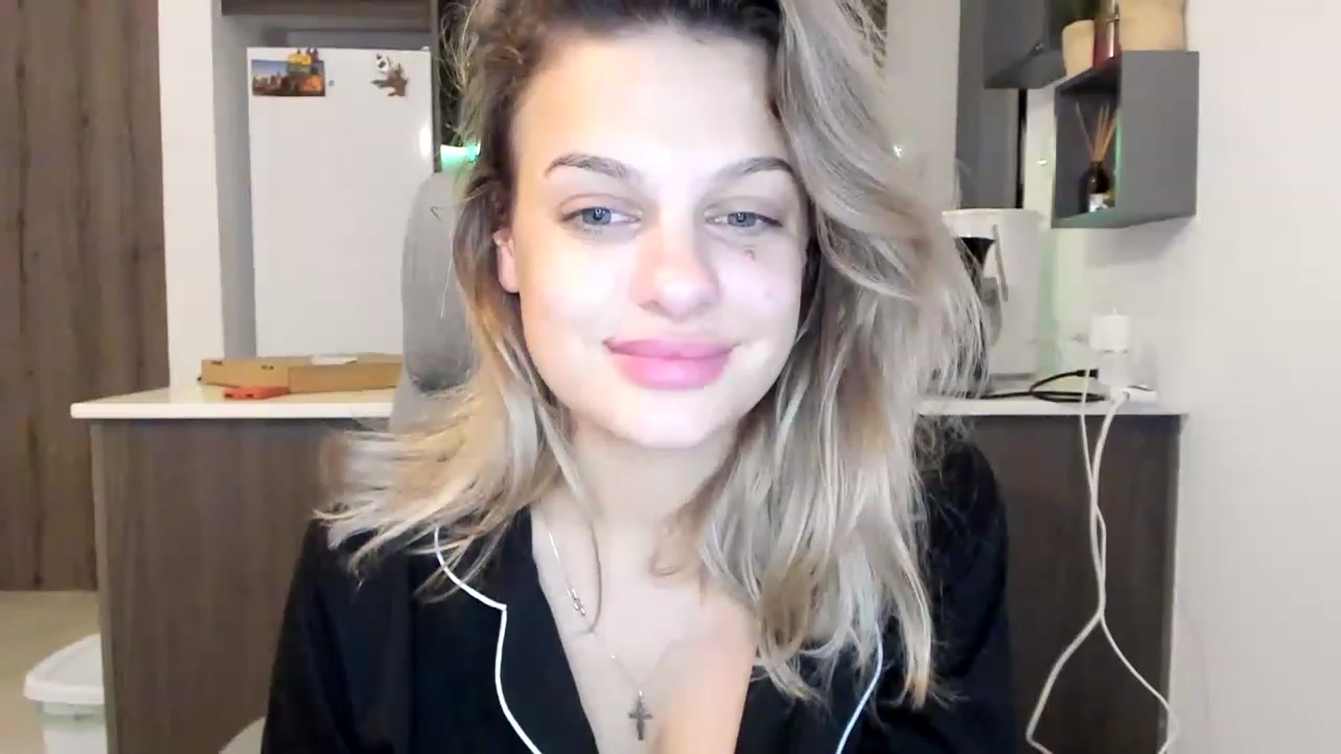 Gallery image thumbnail from LanaDeluxe's myfreecams stream on, 11/15/2022, 01:42 image 12 of 20