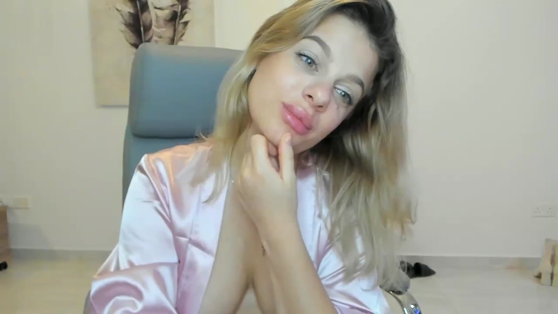 Gallery image thumbnail from LanaDeluxe's myfreecams stream on, 12/26/2022, 21:42 image 20 of 20