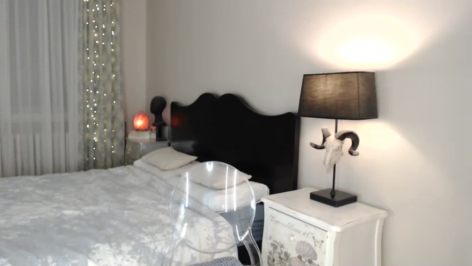 Gallery image thumbnail from LanaIvans's myfreecams stream on, 12/11/2022, 19:33 image 14 of 20