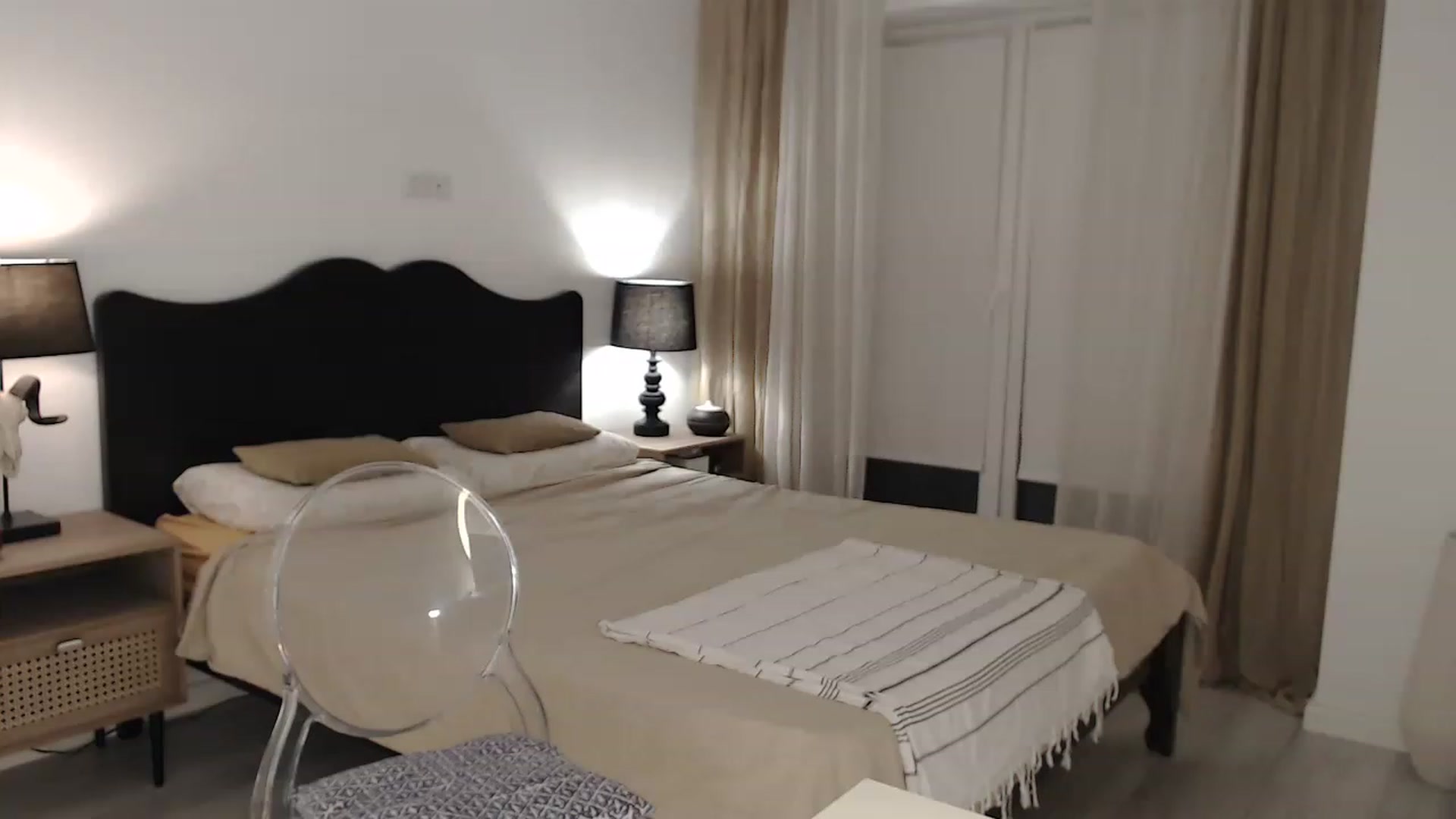 Gallery image thumbnail from LanaIvans's myfreecams stream on, 08/07/2023, 18:17 image 12 of 20